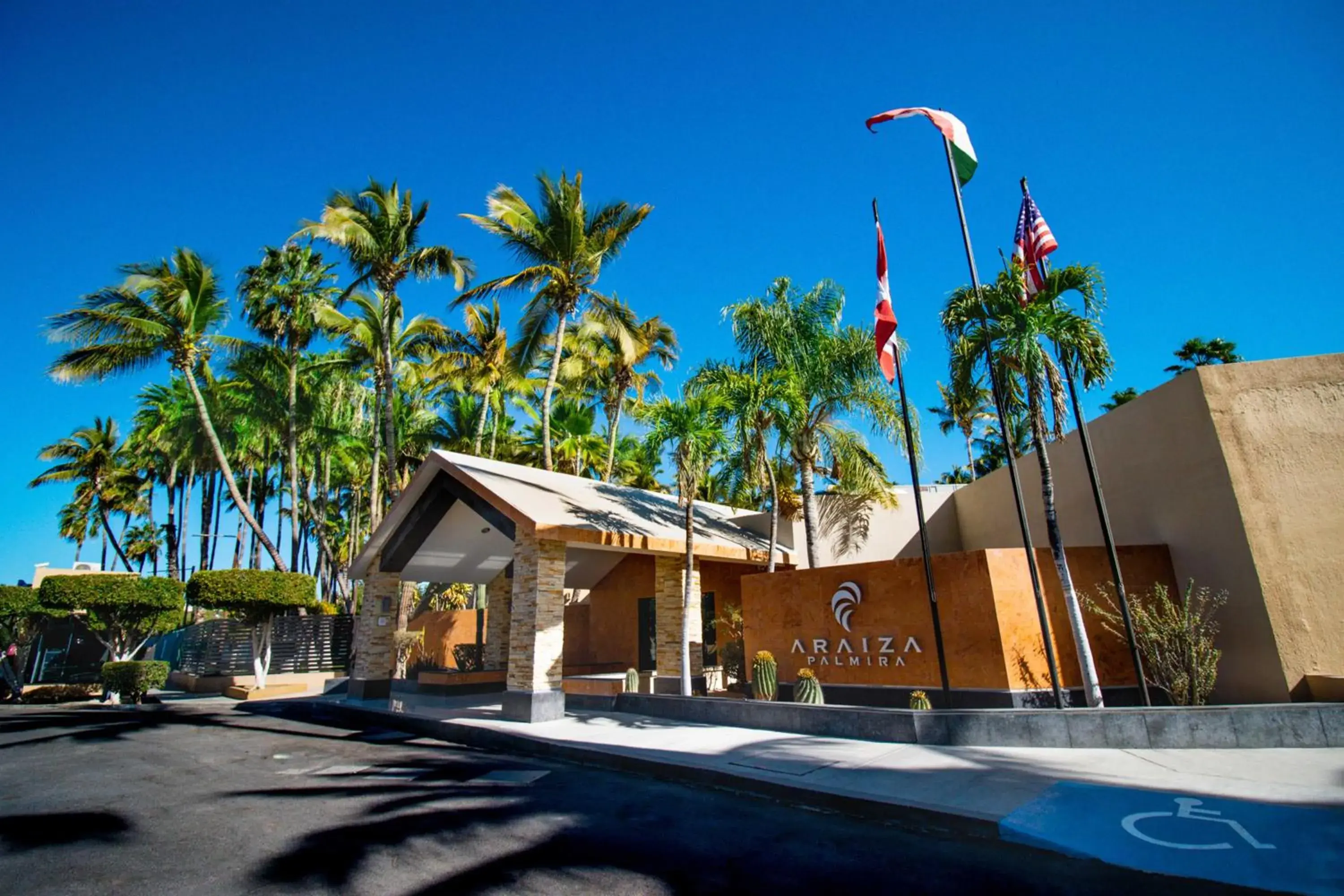 Facade/entrance in Araiza Palmira Hotel y Centro de Convenciones Facade/entrance in Araiza Palmira Hotel y Centro de Convenciones