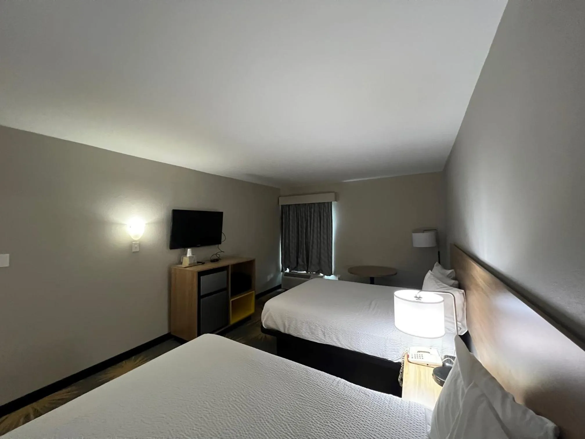 Bedroom, Bed in Days Inn by Wyndham LaPlace- New Orleans