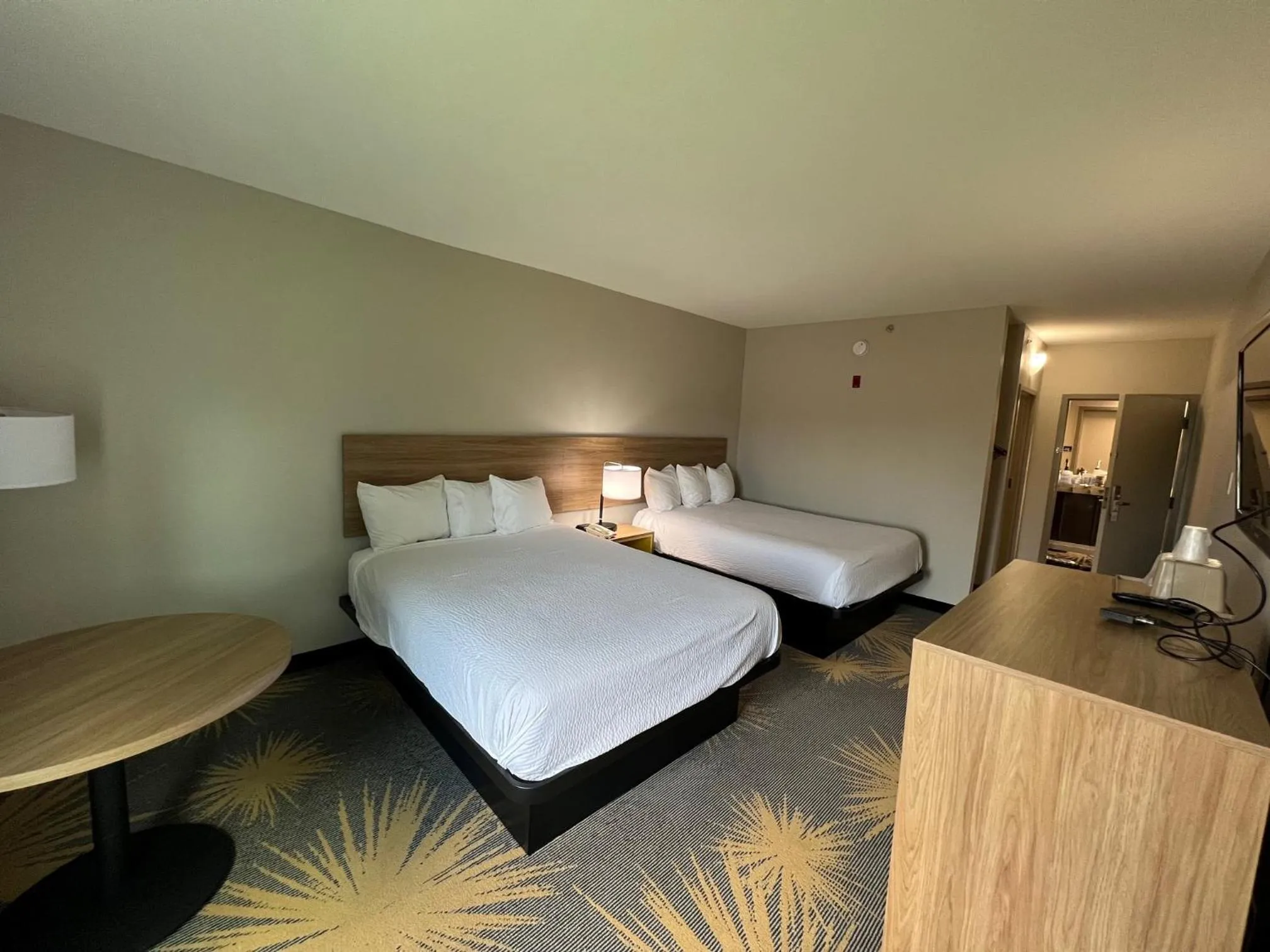 Bedroom, Bed in Days Inn by Wyndham LaPlace- New Orleans