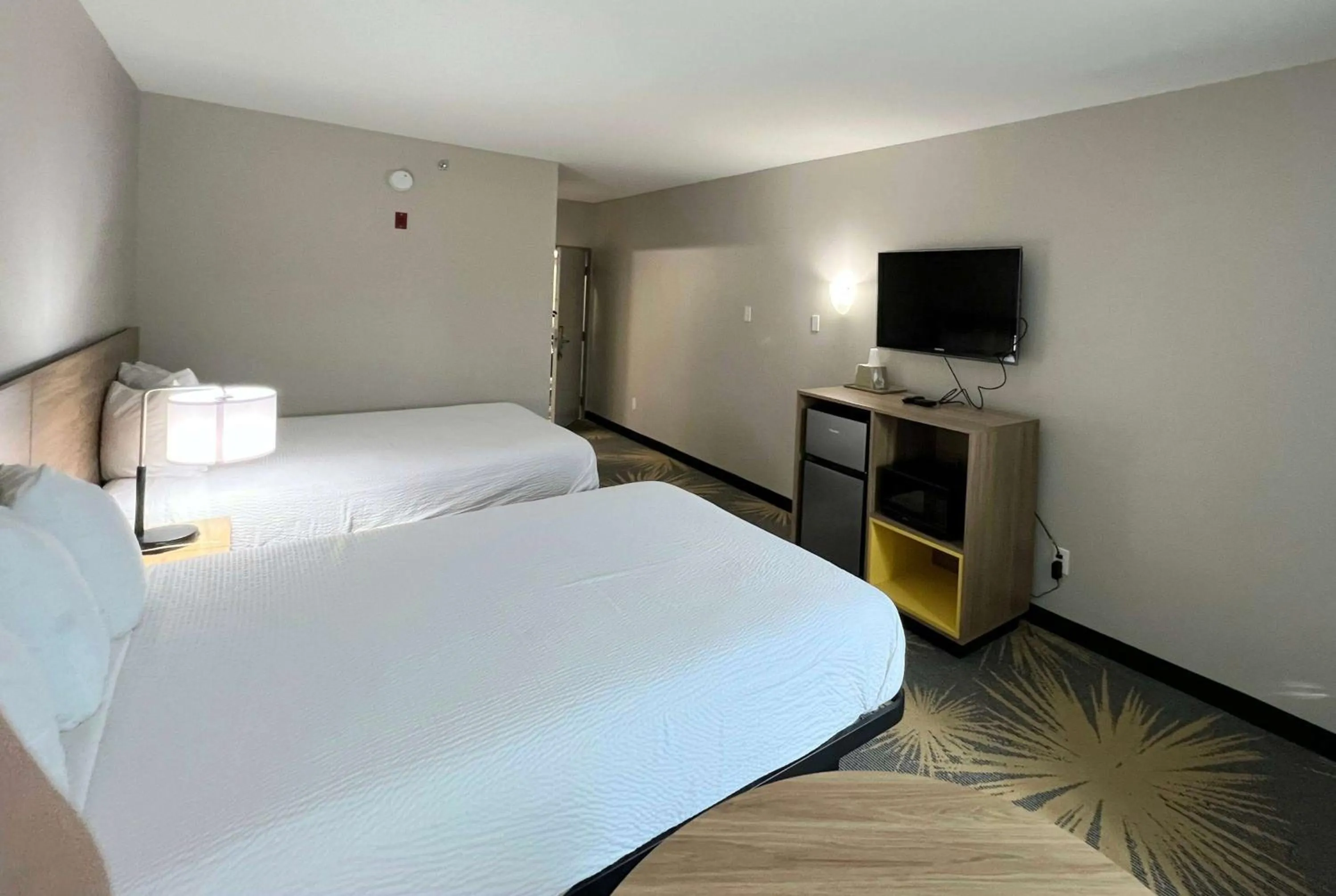 Photo of the whole room, Bed in Days Inn by Wyndham LaPlace- New Orleans