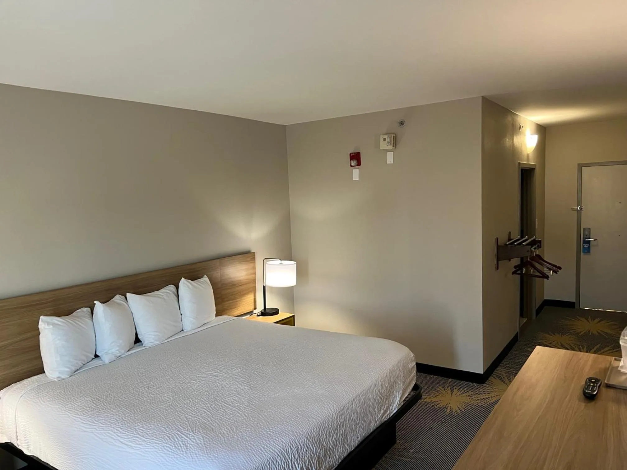 Bedroom, Bed in Days Inn by Wyndham LaPlace- New Orleans