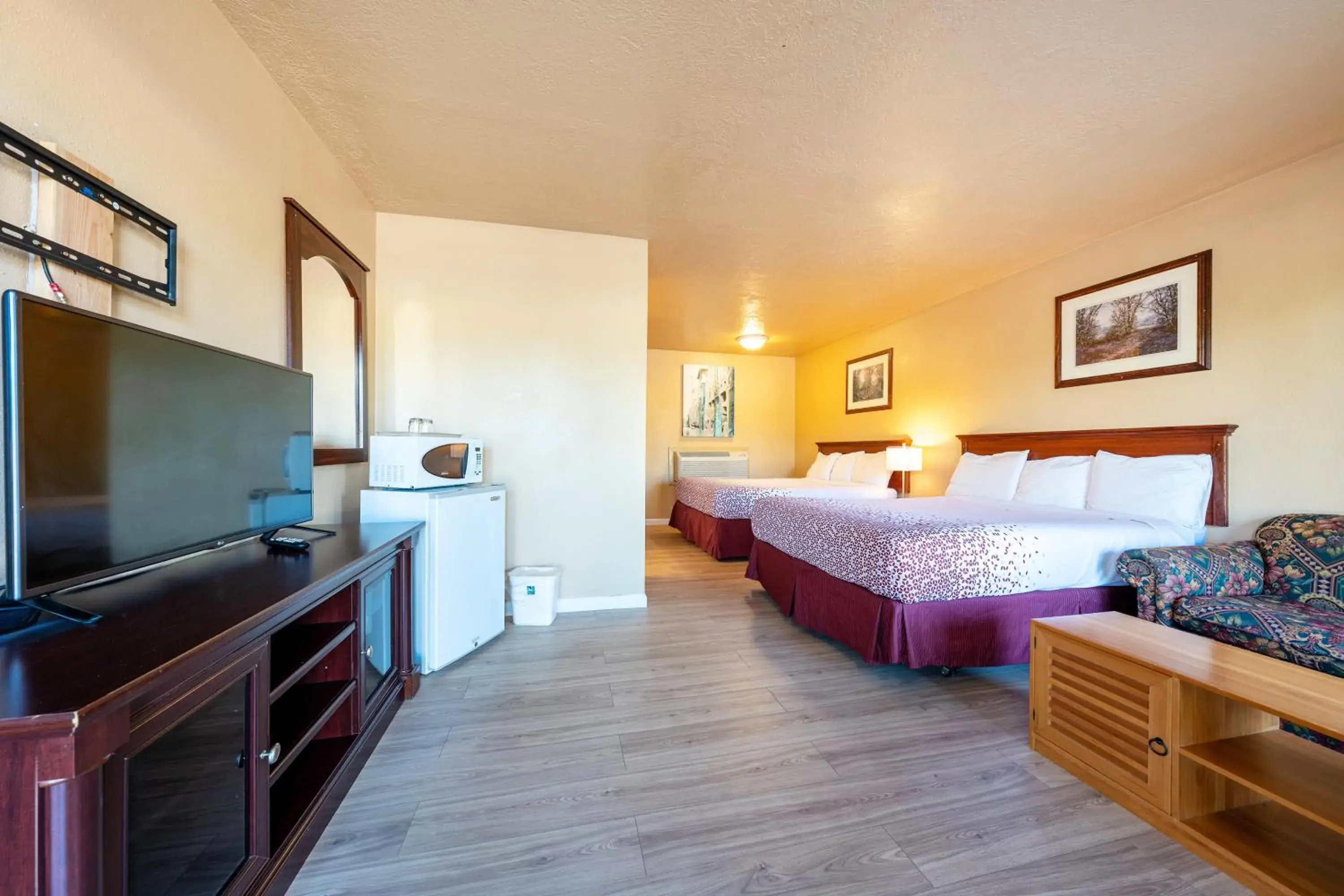 Bedroom, Bed in Juniper Motel Madras by Townhouse Bedroom, Bed in Juniper Motel Madras by Townhouse