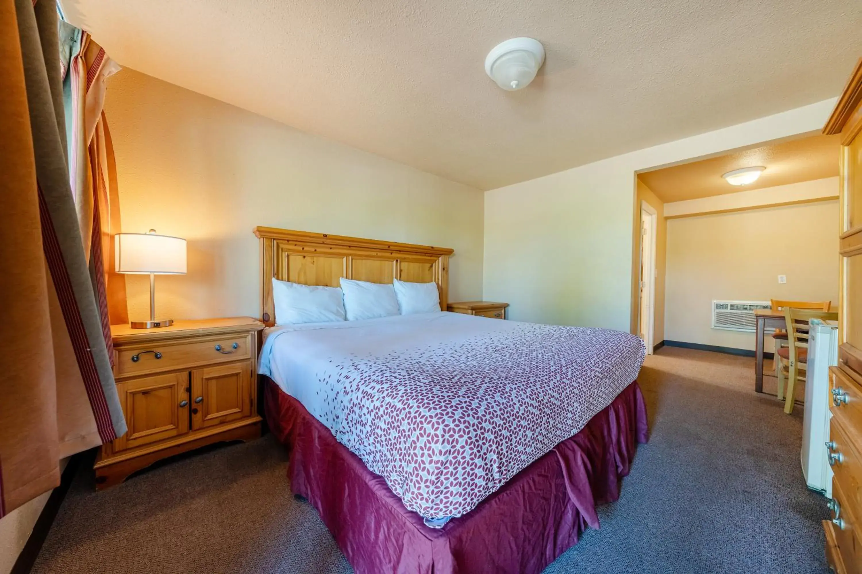 Bedroom, Bed in Juniper Motel Madras by Townhouse Bedroom, Bed in Juniper Motel Madras by Townhouse