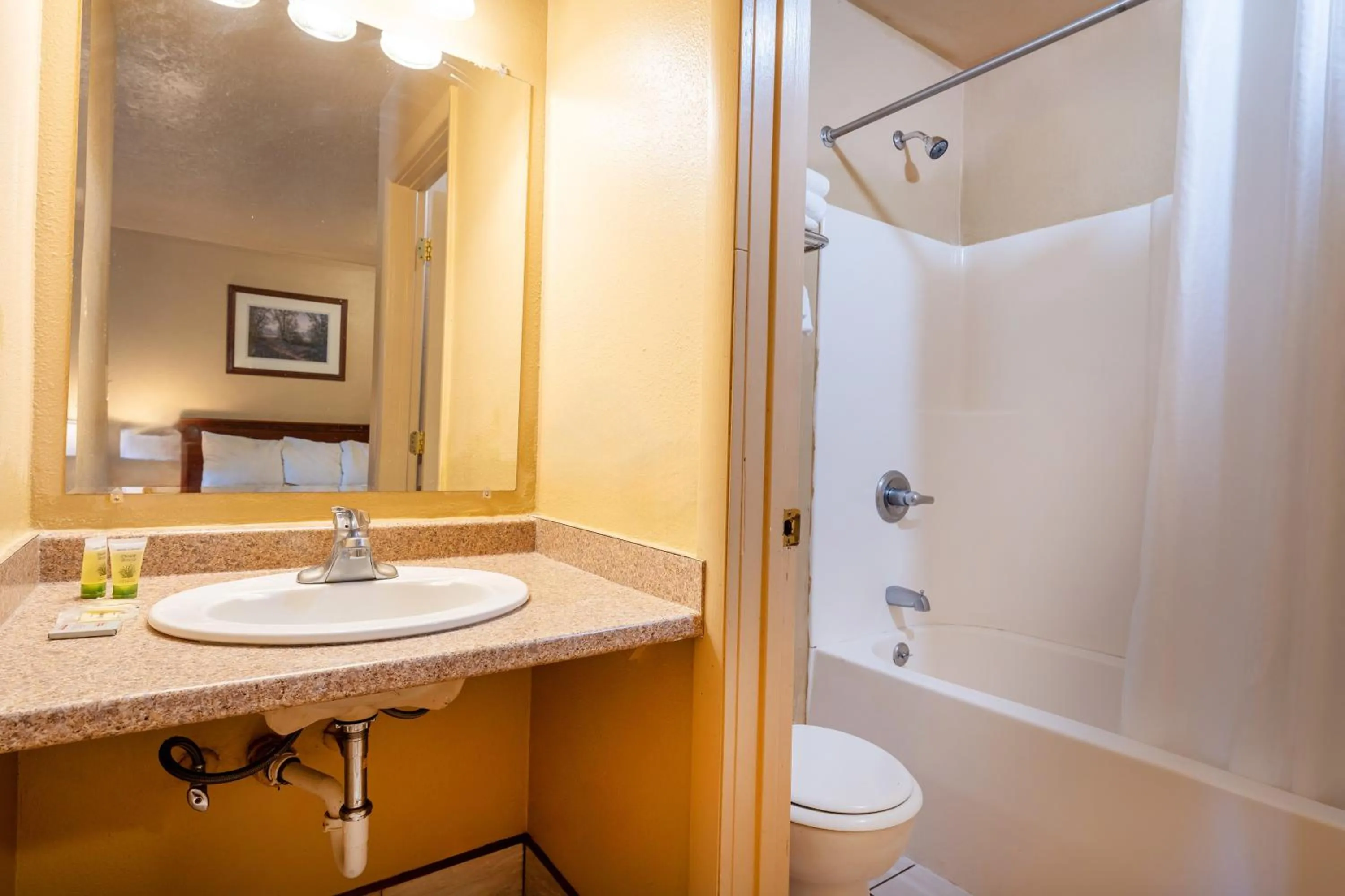 Bathroom in Juniper Motel Madras by Townhouse