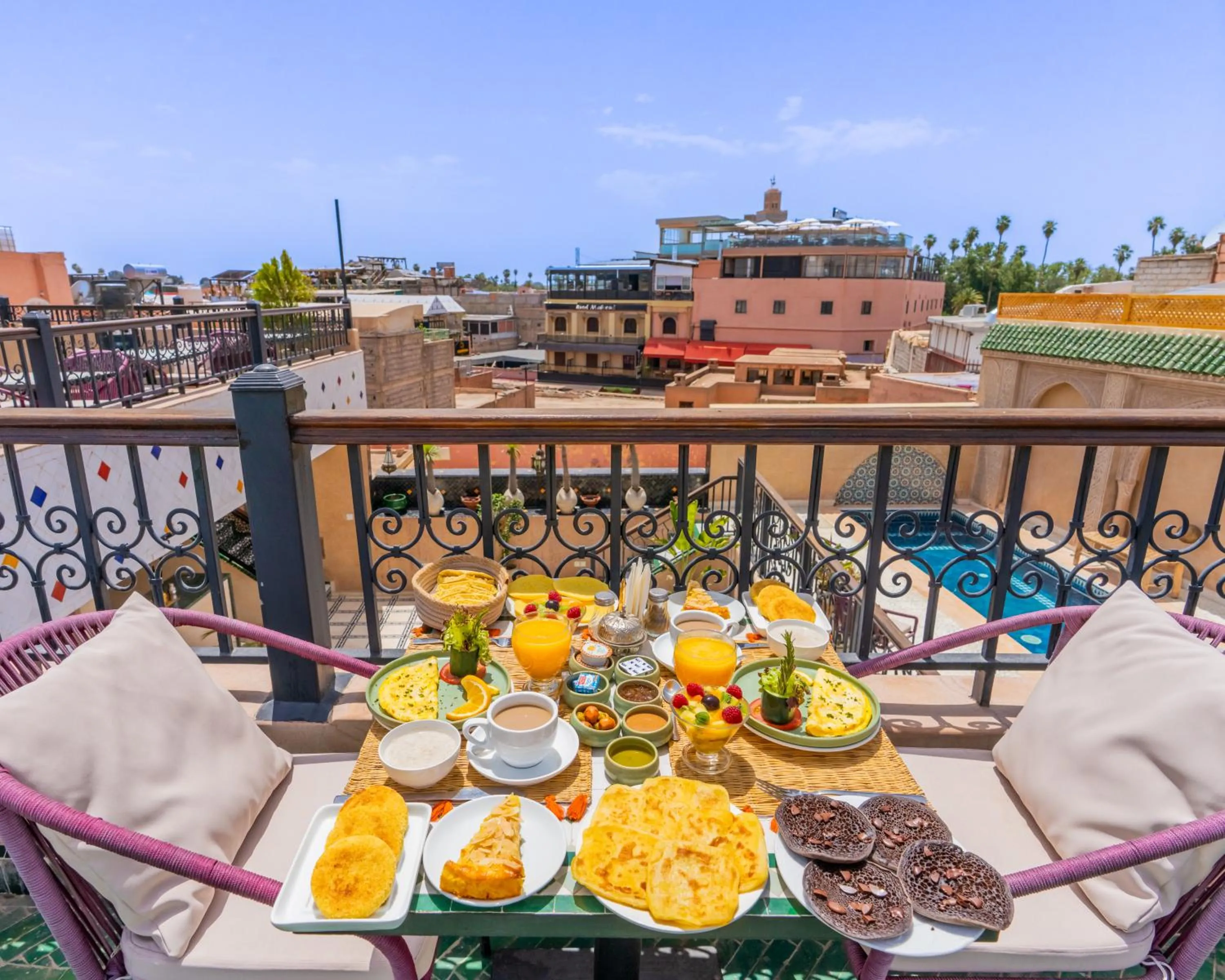 Restaurant/places to eat in Riad Hamdane Rooftop & SPA