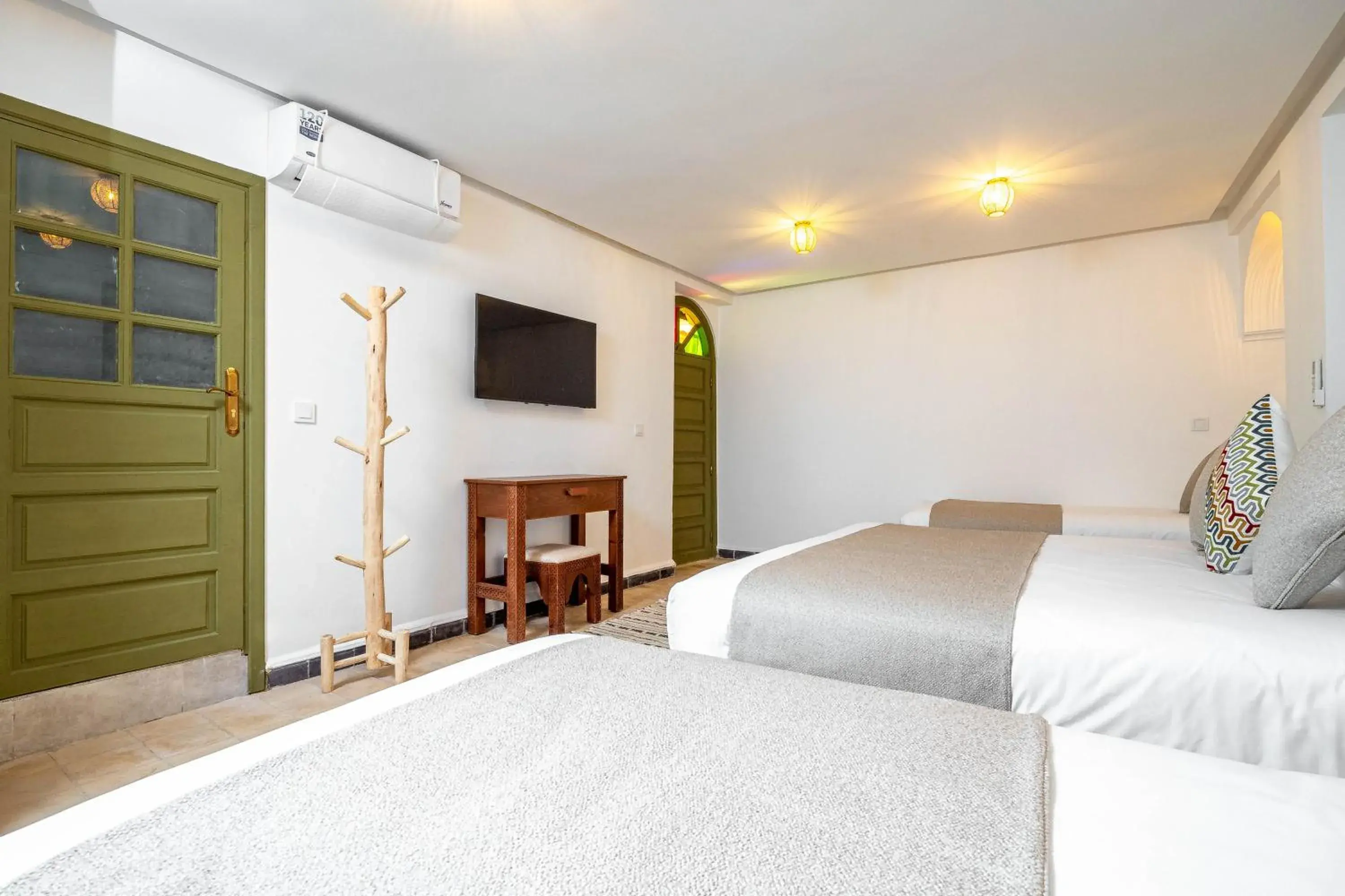 TV and multimedia, Bed in Riad Hamdane Rooftop & SPA TV and multimedia, Bed in Riad Hamdane Rooftop & SPA