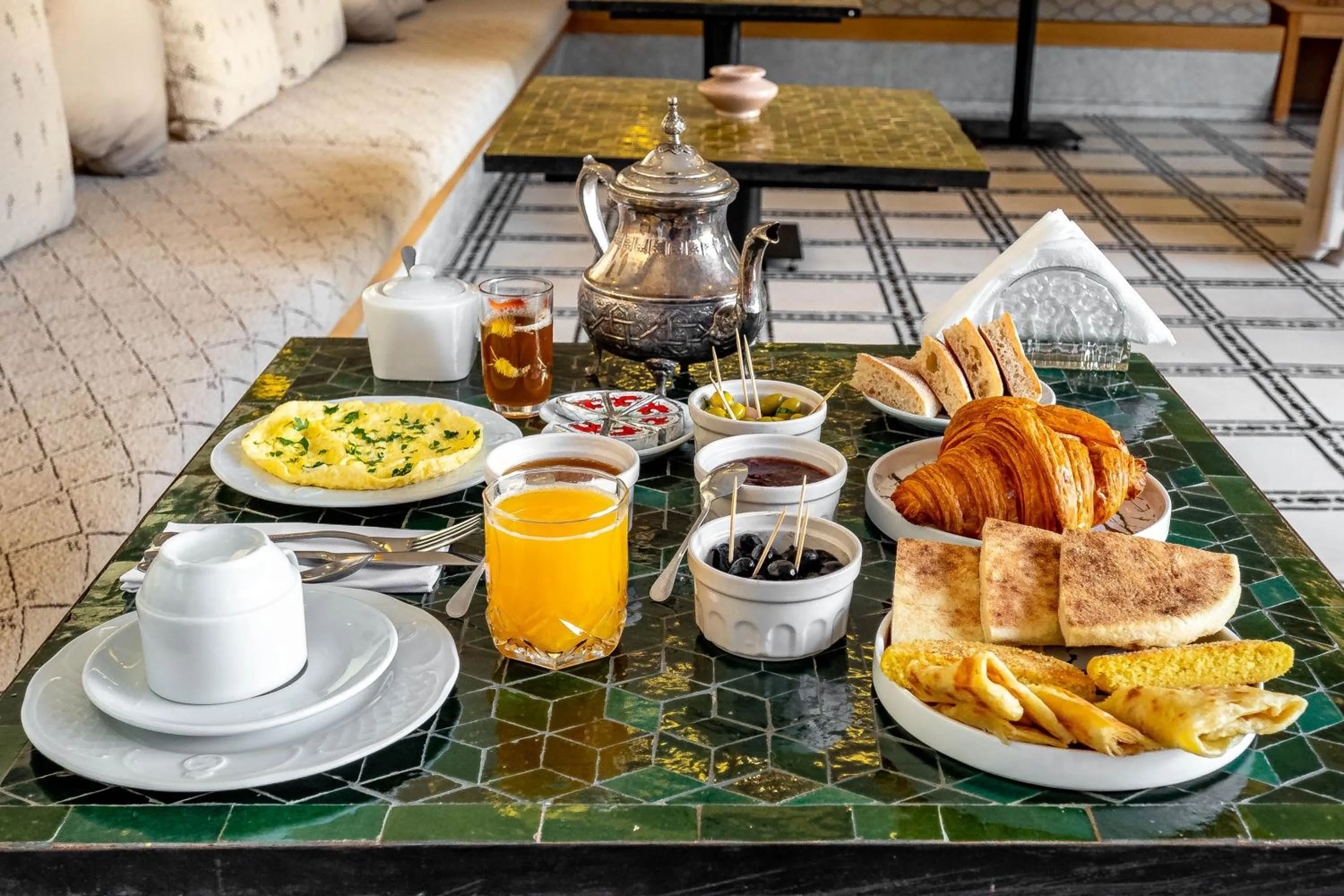 Food and drinks in Riad Hamdane Rooftop & SPA