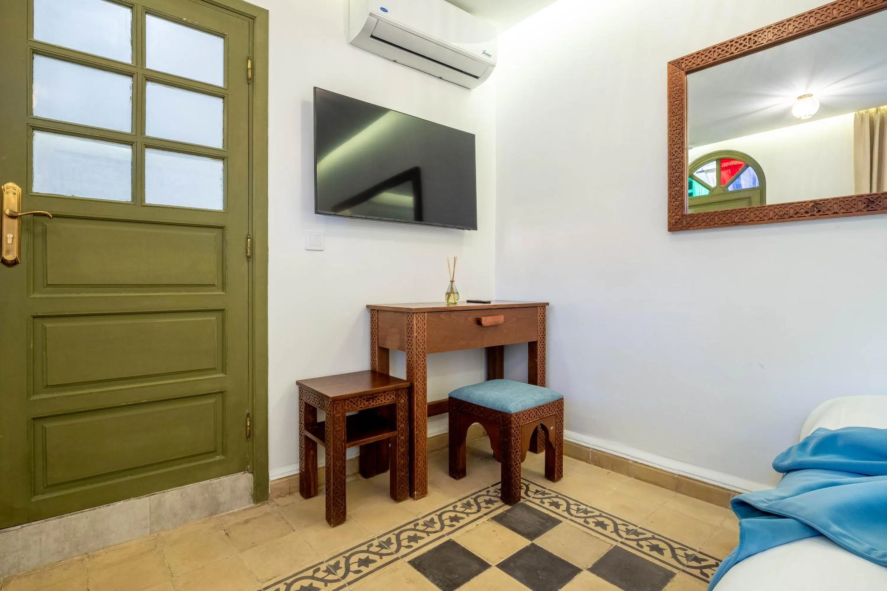 TV and multimedia in Riad Hamdane Rooftop & SPA