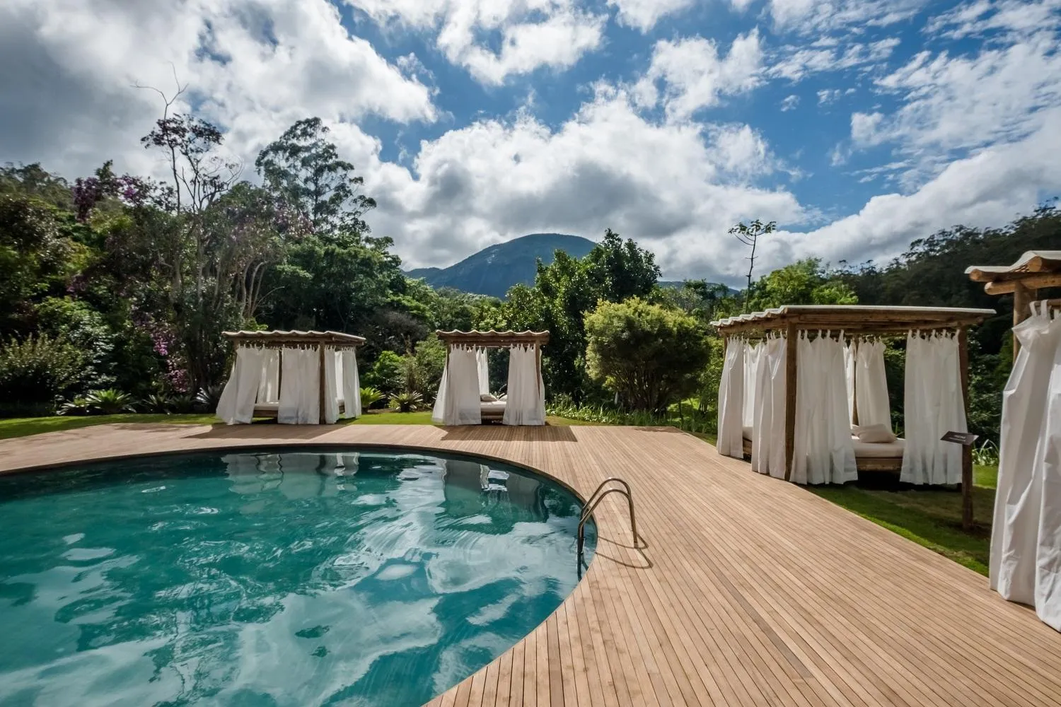 Swimming pool in Pousada Tankamana
