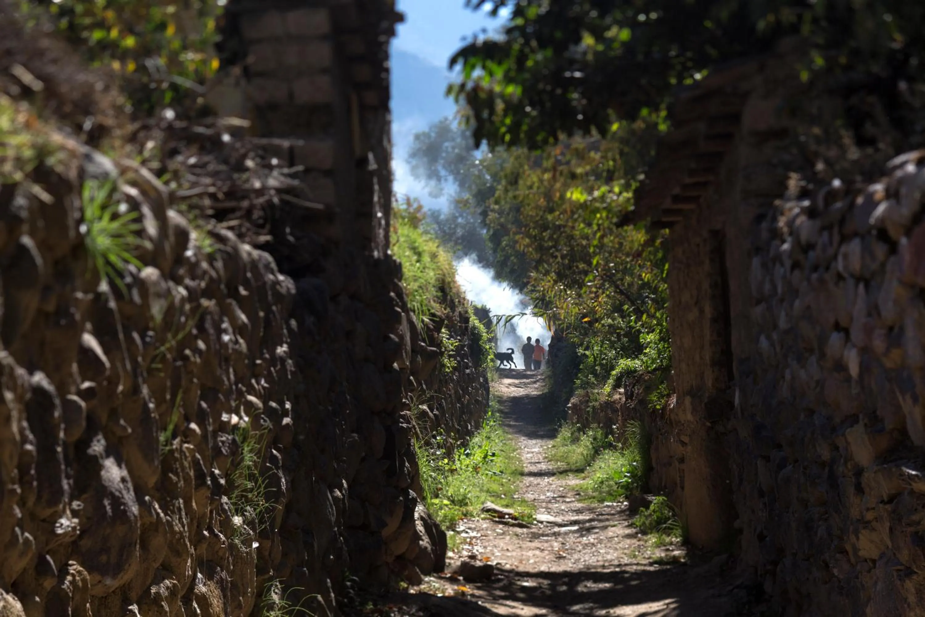 Quiet street view in El Albergue Ollantaytambo