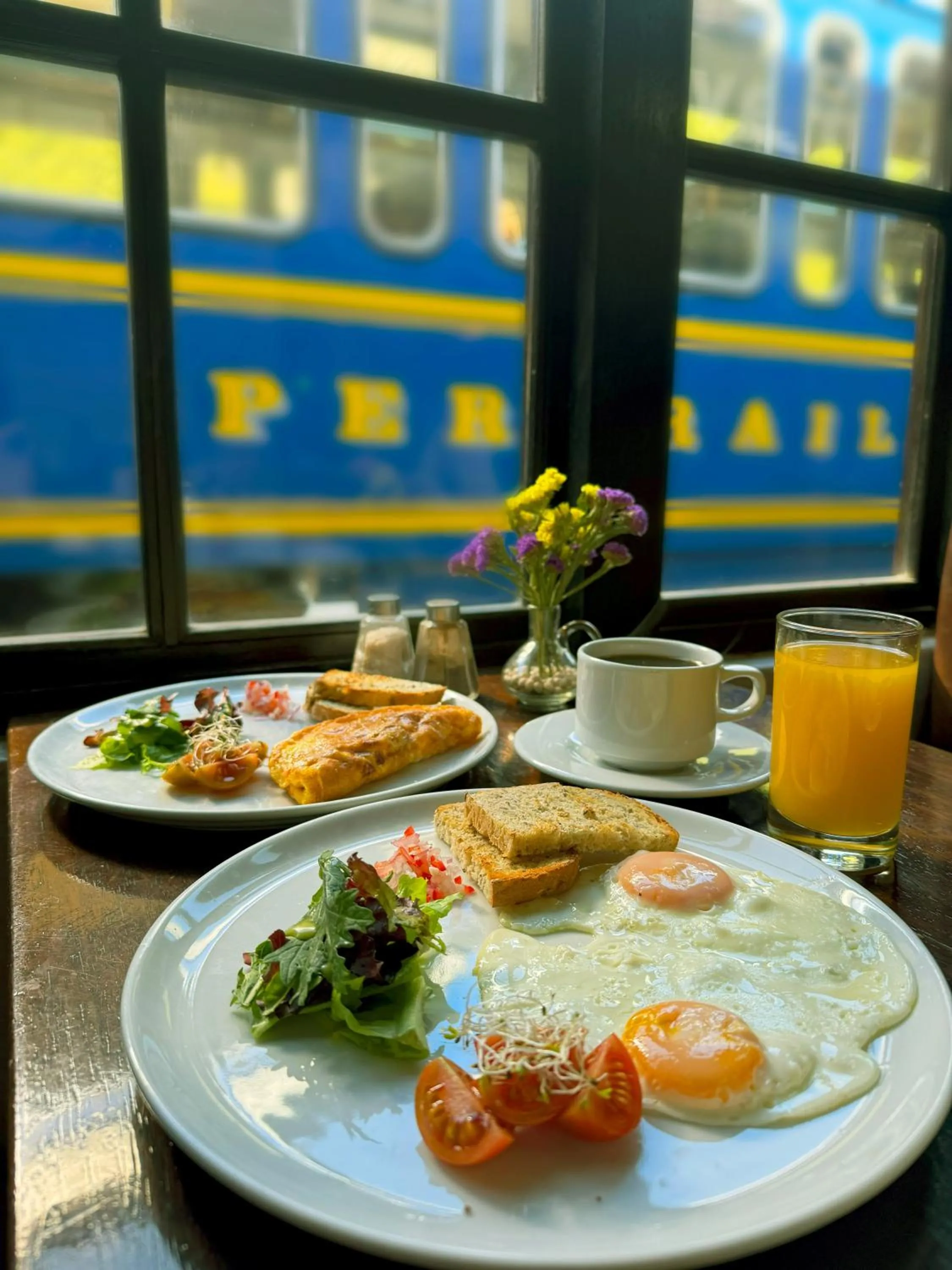 Breakfast in El Albergue Ollantaytambo
