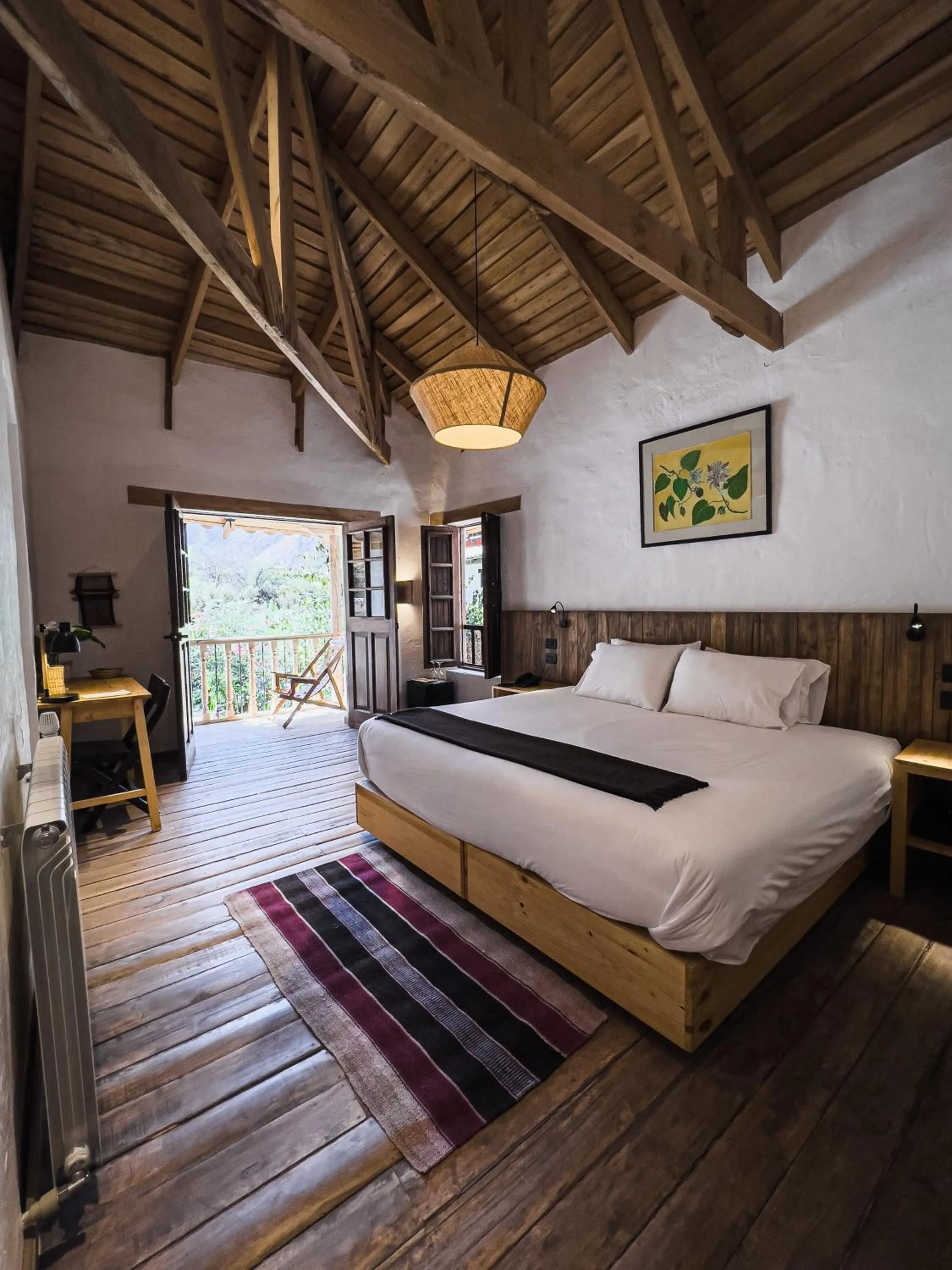 Photo of the whole room, Bed in El Albergue Ollantaytambo