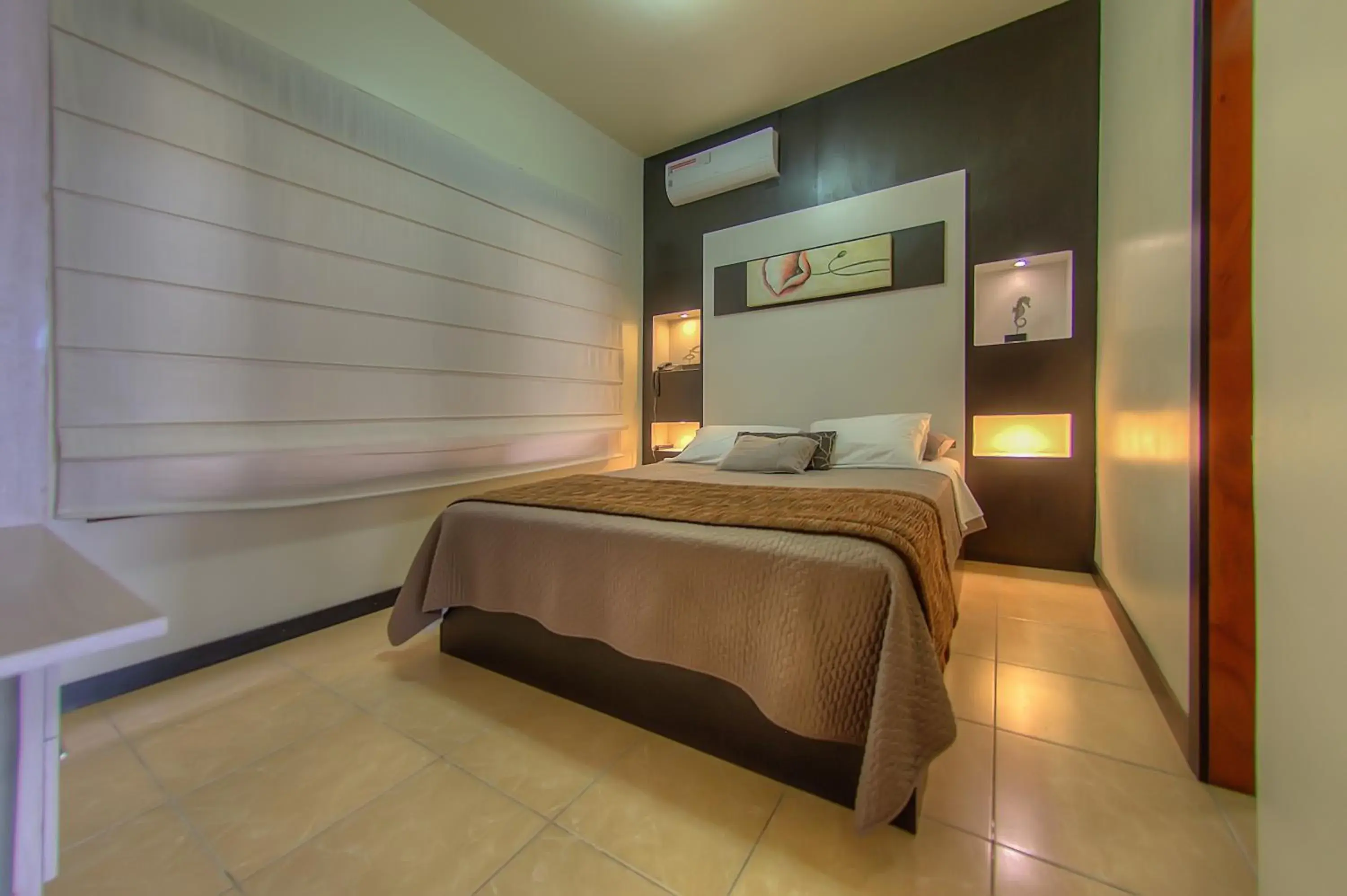 Superior Queen Room in Hotel La Laguna Galapagos Superior Queen Room in Hotel La Laguna Galapagos