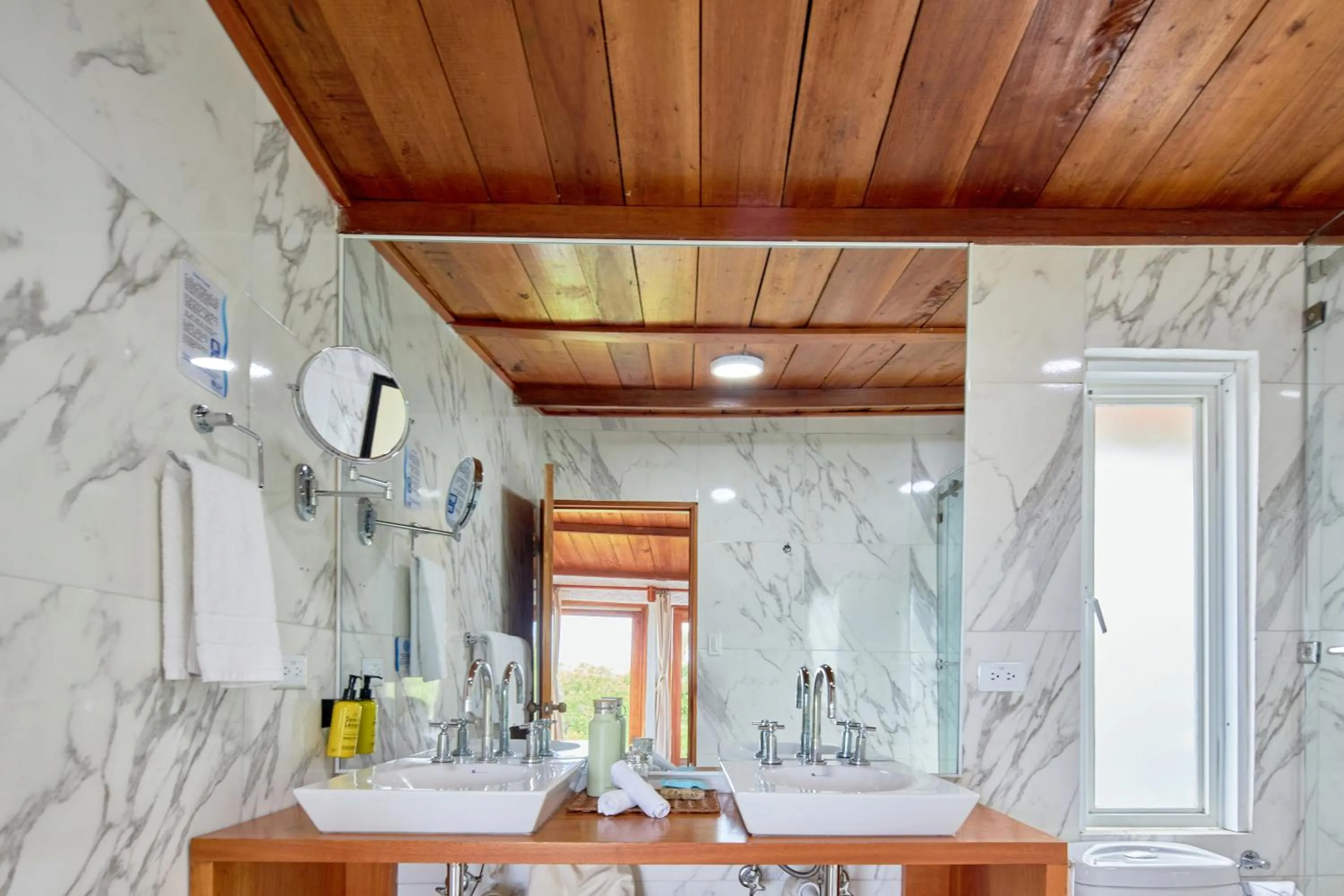 Bathroom in Blu Galapagos Sustainable Waterfront Lodge