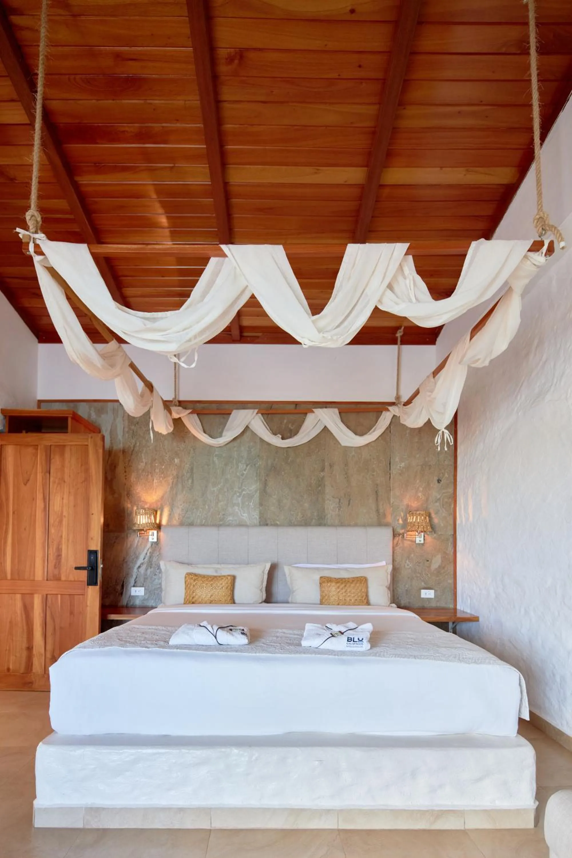 Bedroom, Bed in Blu Galapagos Sustainable Waterfront Lodge