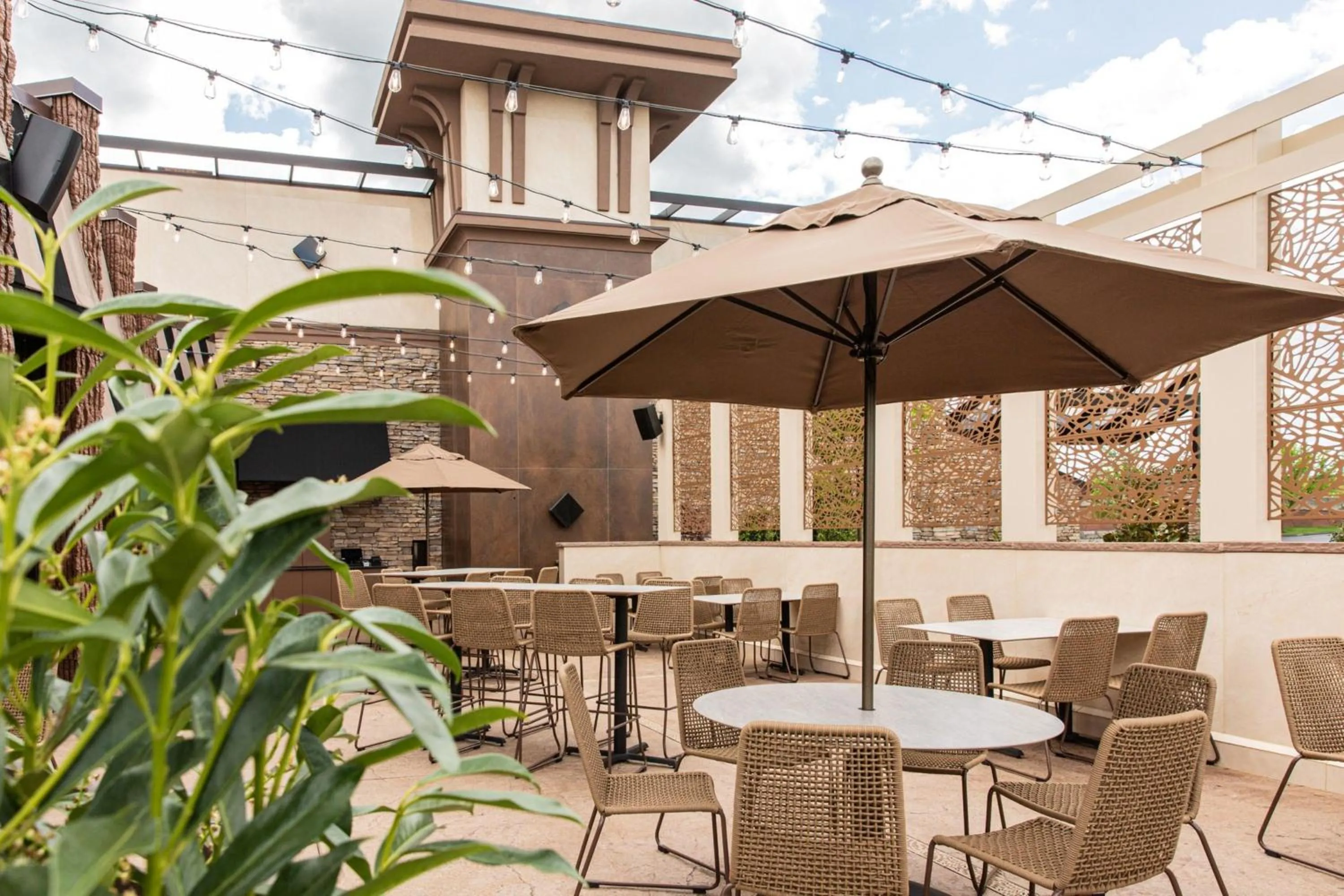 Restaurant/places to eat in Eden Resort and Suites, BW Premier Collection