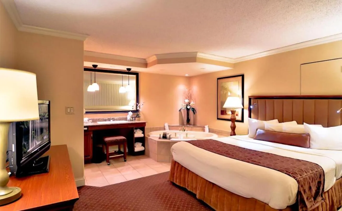 Bedroom, Bed in Eden Resort and Suites, BW Premier Collection