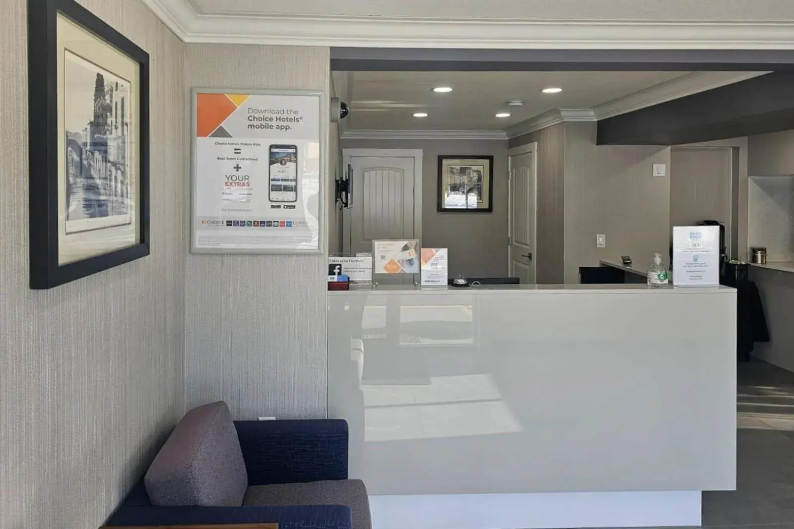 Lobby or reception in Rodeway Inn & Suites Lobby or reception in Rodeway Inn & Suites