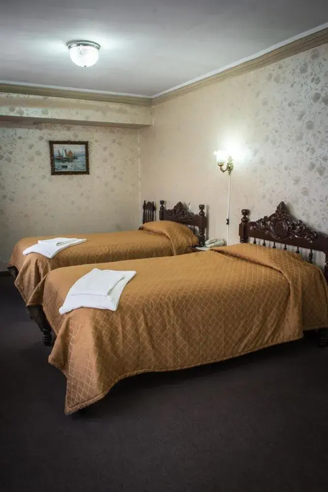 Twin Room with Private Bathroom in Hostal Sucre Twin Room with Private Bathroom in Hostal Sucre