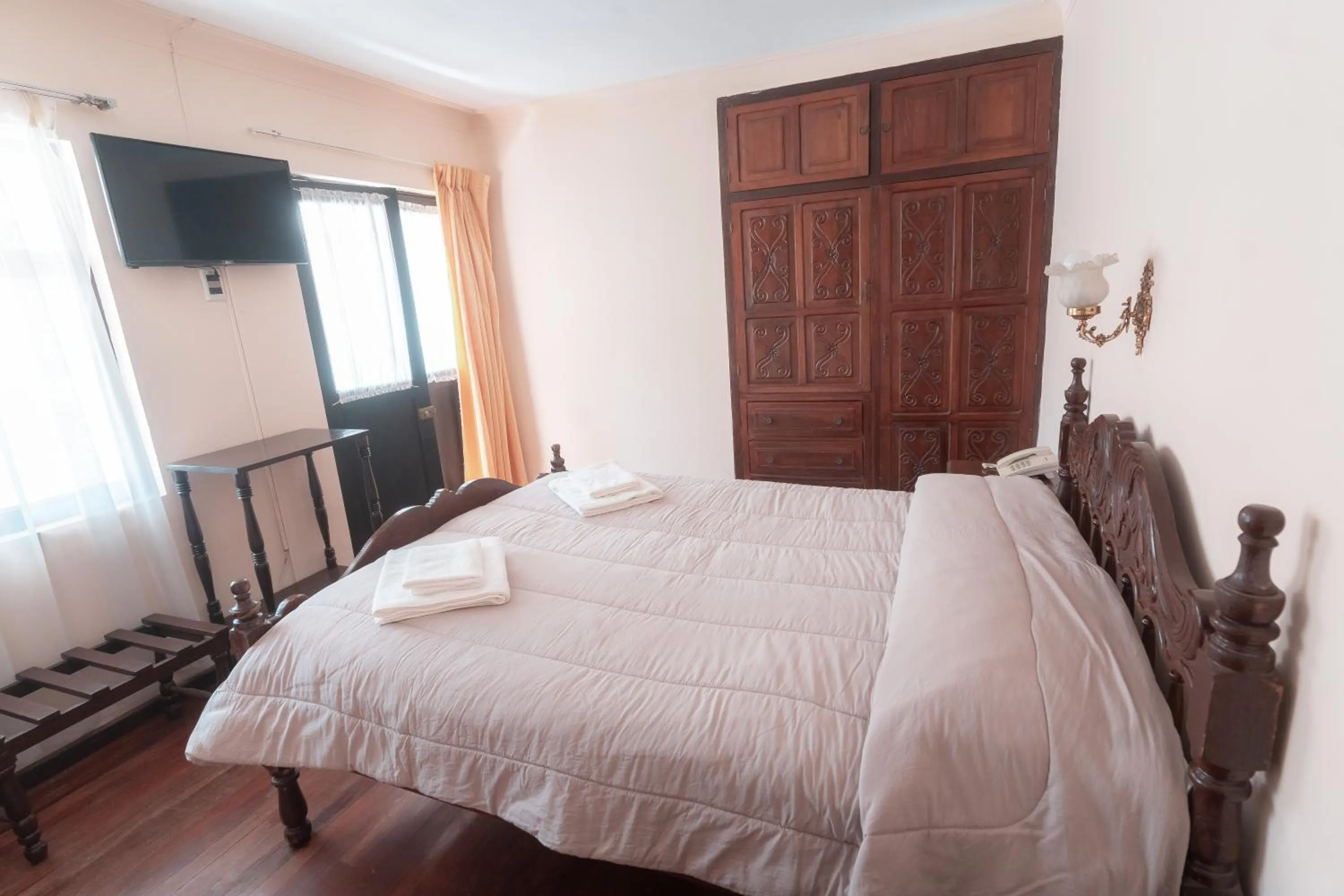 Photo of the whole room, Bed in Hostal Sucre