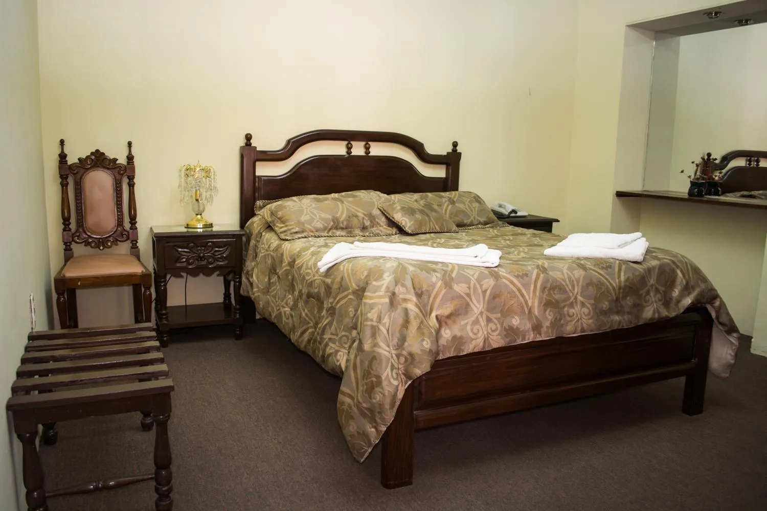 Staff, Bed in Hostal Sucre