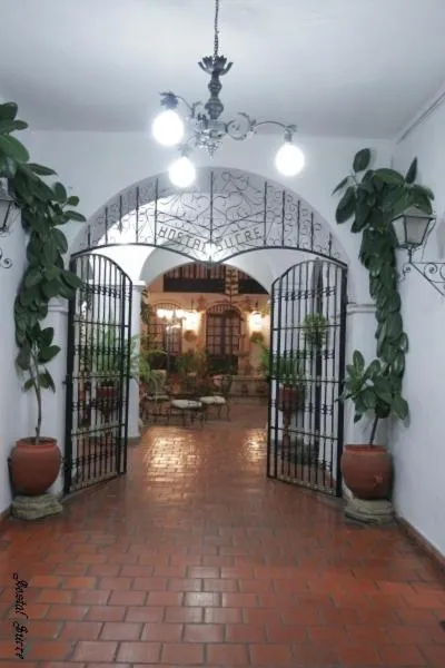 Facade/entrance in Hostal Sucre