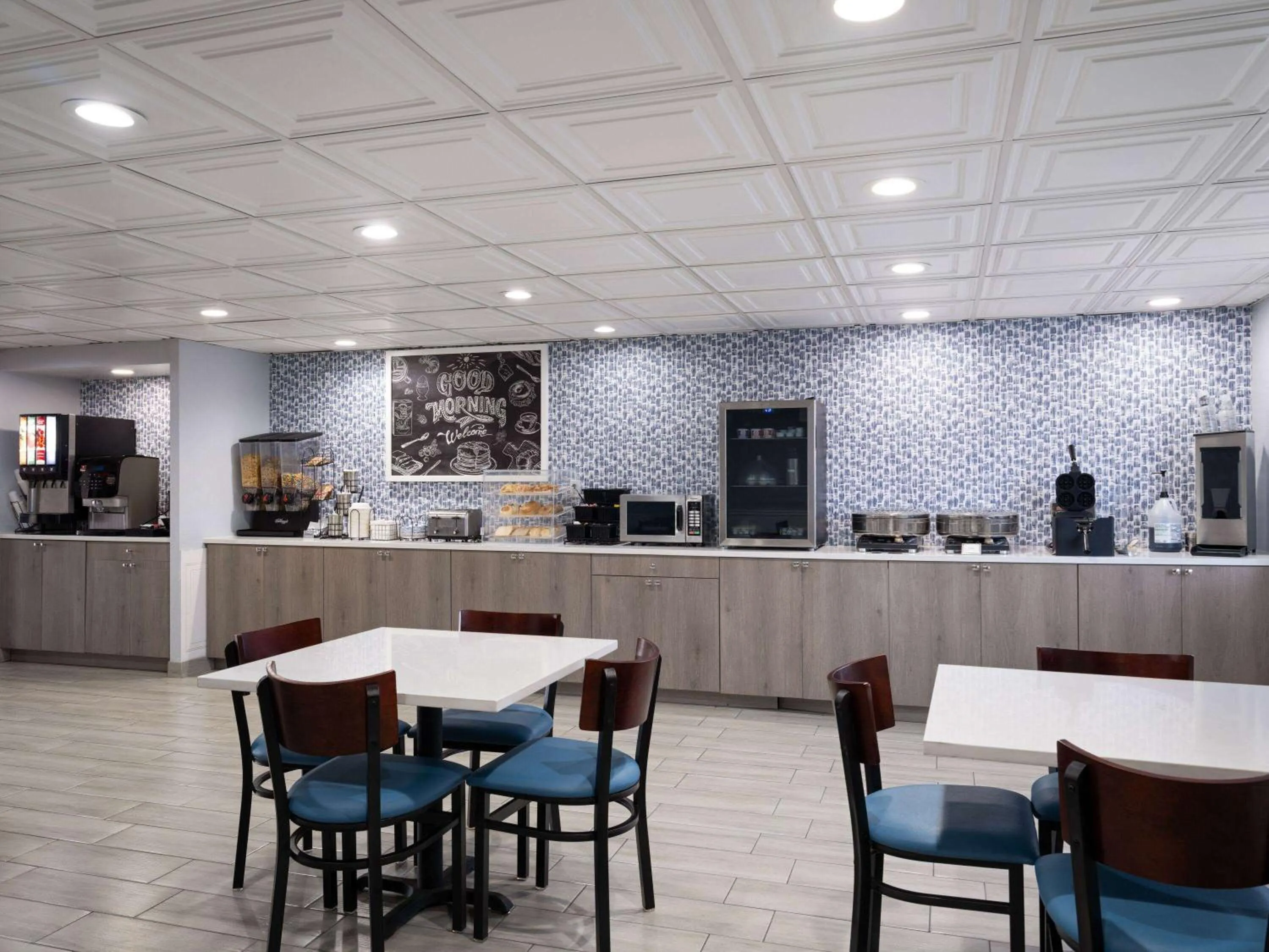 Breakfast in Best Western Woodstock Inn