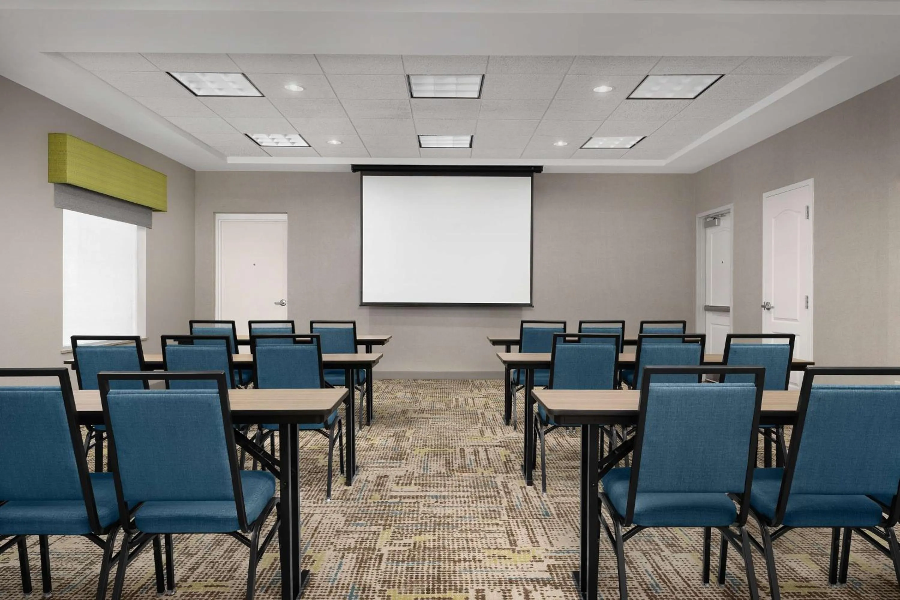 Meeting/conference room in Hampton Inn & Suites Durham North I-85