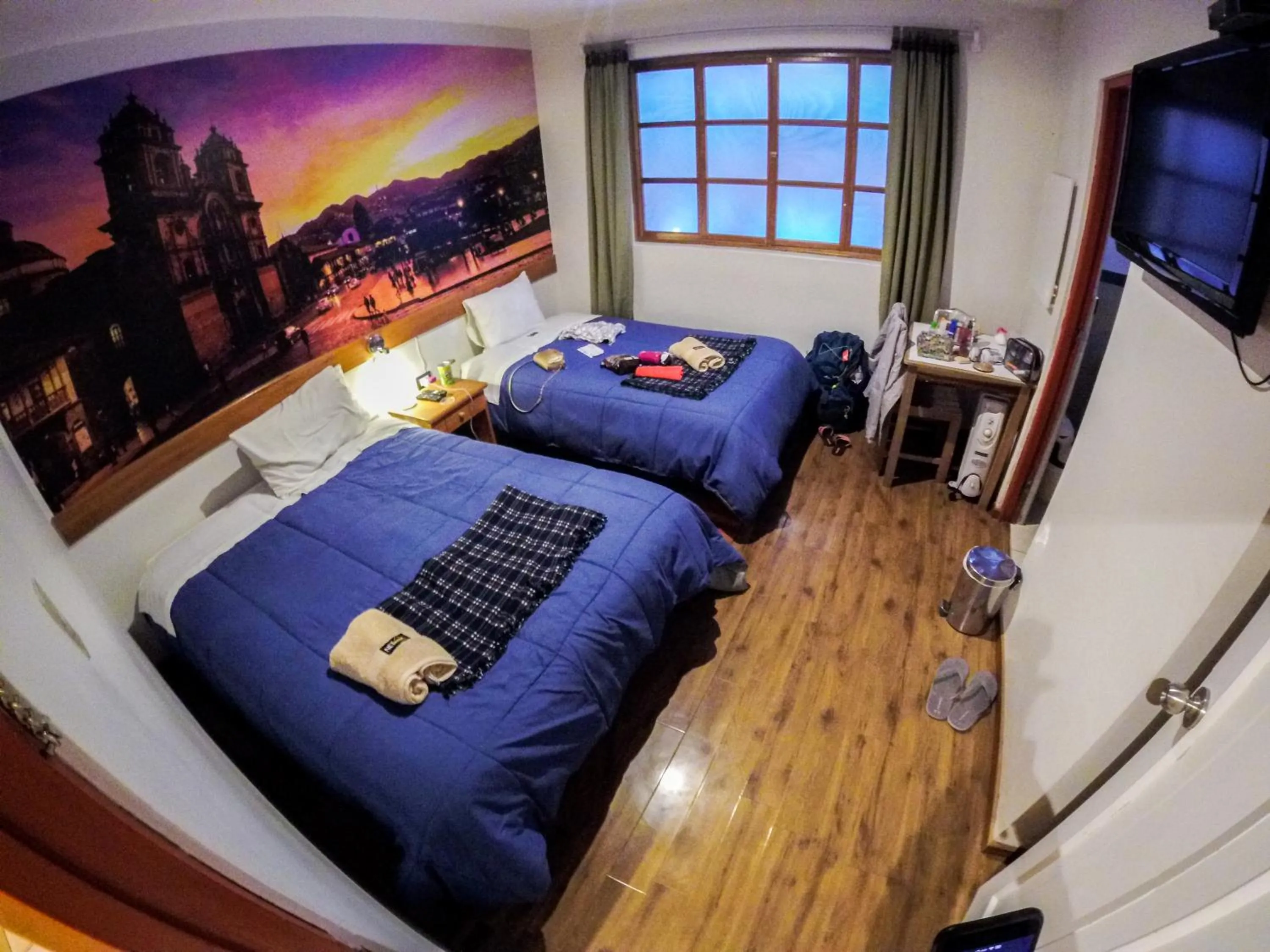 Photo of the whole room, Bed in Net House Cusco