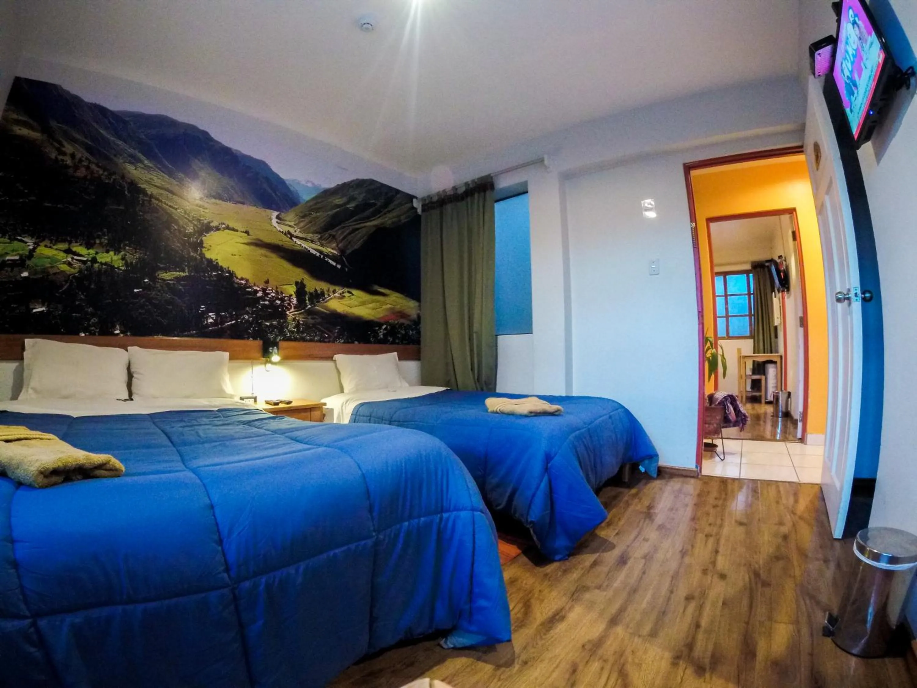 Photo of the whole room, Bed in Net House Cusco
