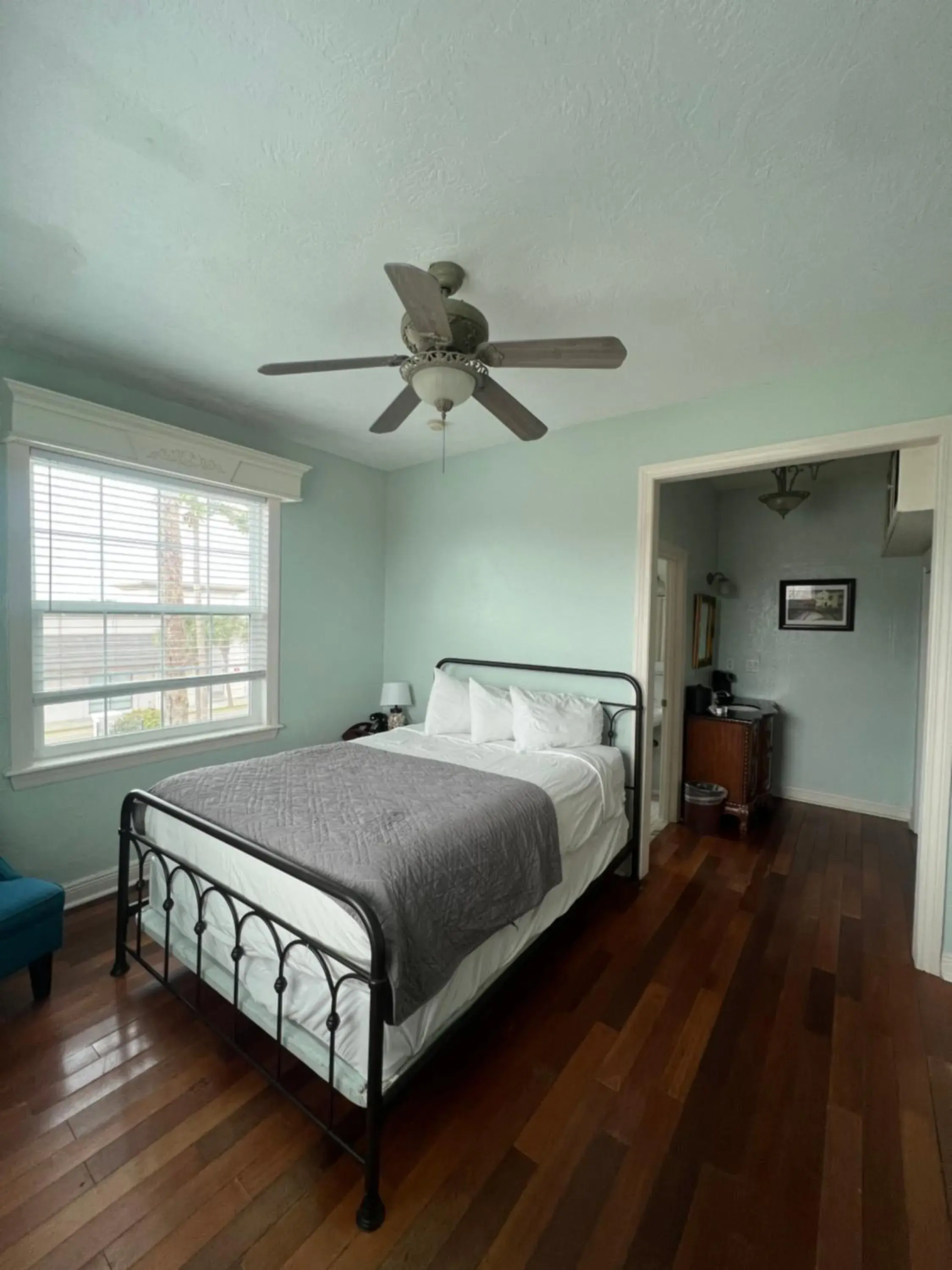 Bedroom, Bed in Casa Marina Hotel & Restaurant - Jacksonville Beach Bedroom, Bed in Casa Marina Hotel & Restaurant - Jacksonville Beach