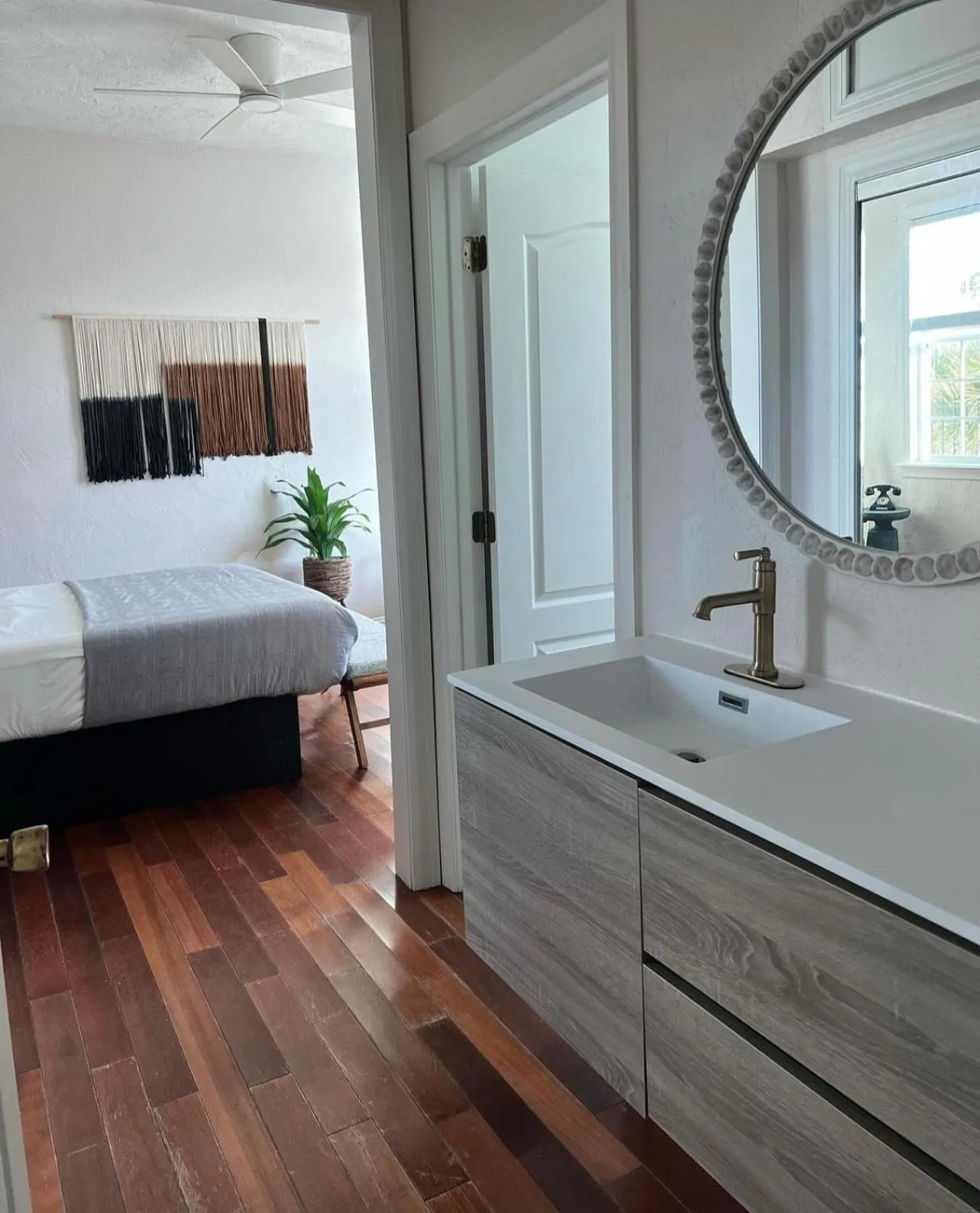 Bedroom, Bed in Casa Marina Hotel & Restaurant - Jacksonville Beach