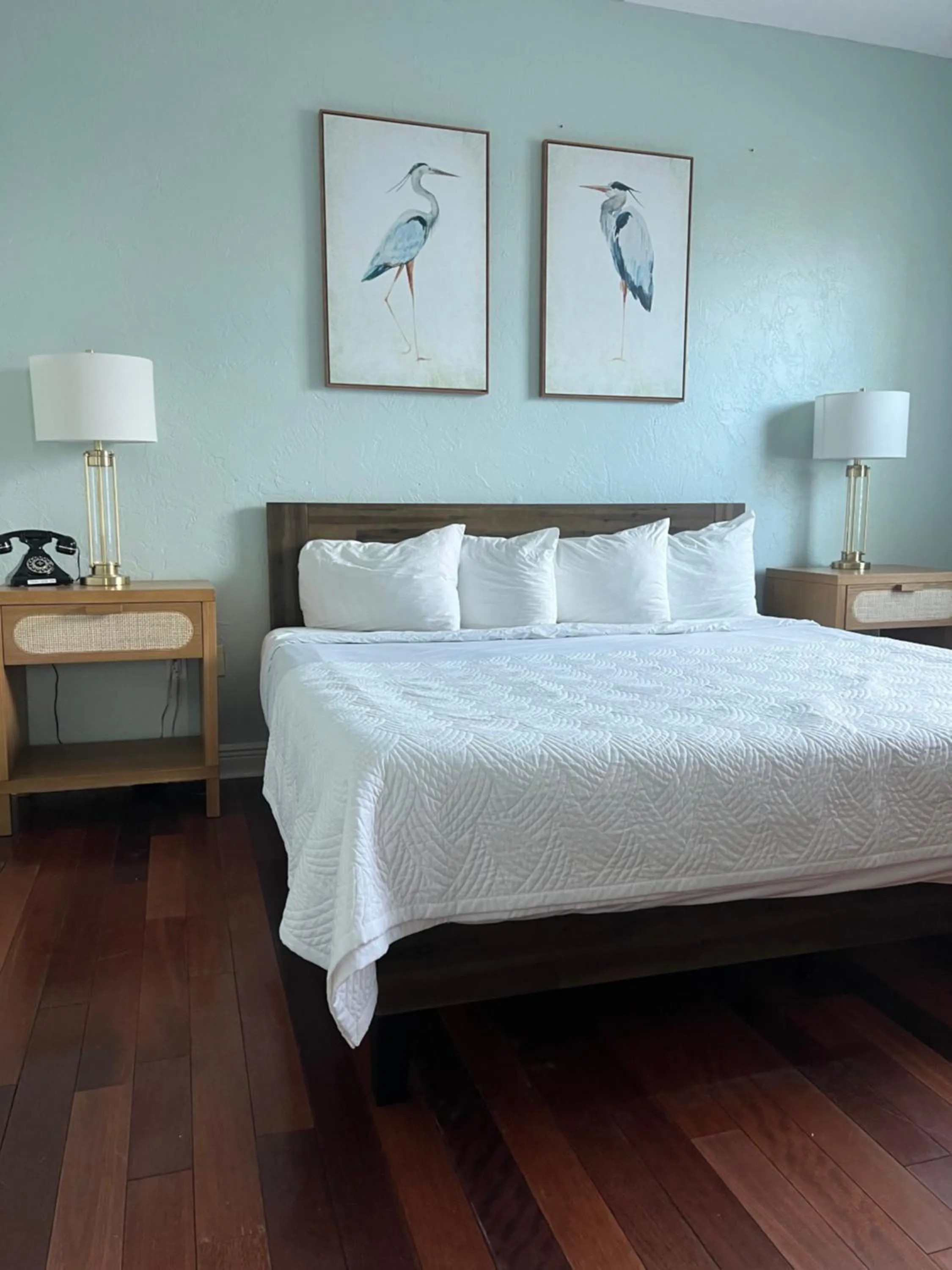 Bedroom, Bed in Casa Marina Hotel & Restaurant - Jacksonville Beach