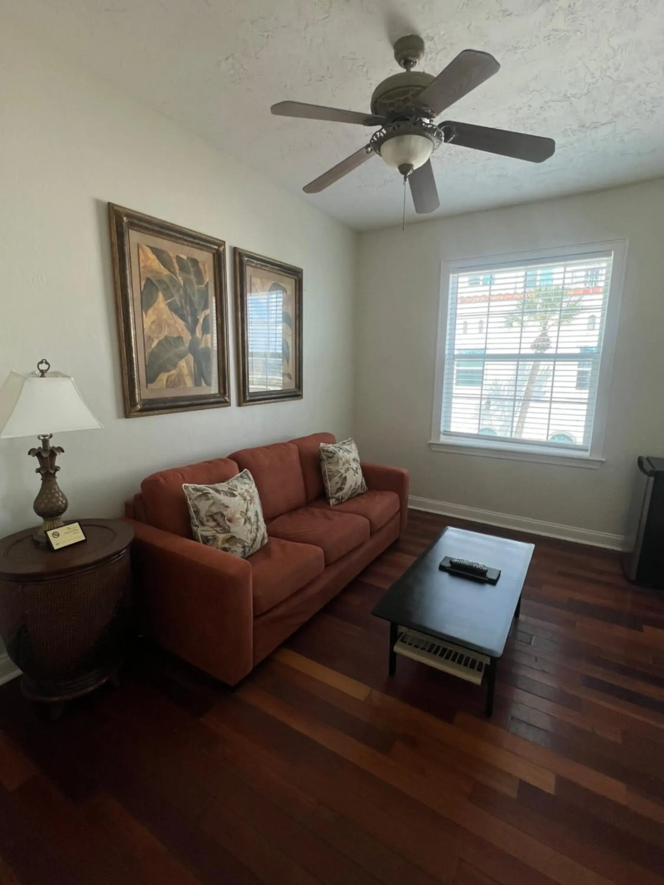 Living room in Casa Marina Hotel & Restaurant - Jacksonville Beach Living room in Casa Marina Hotel & Restaurant - Jacksonville Beach