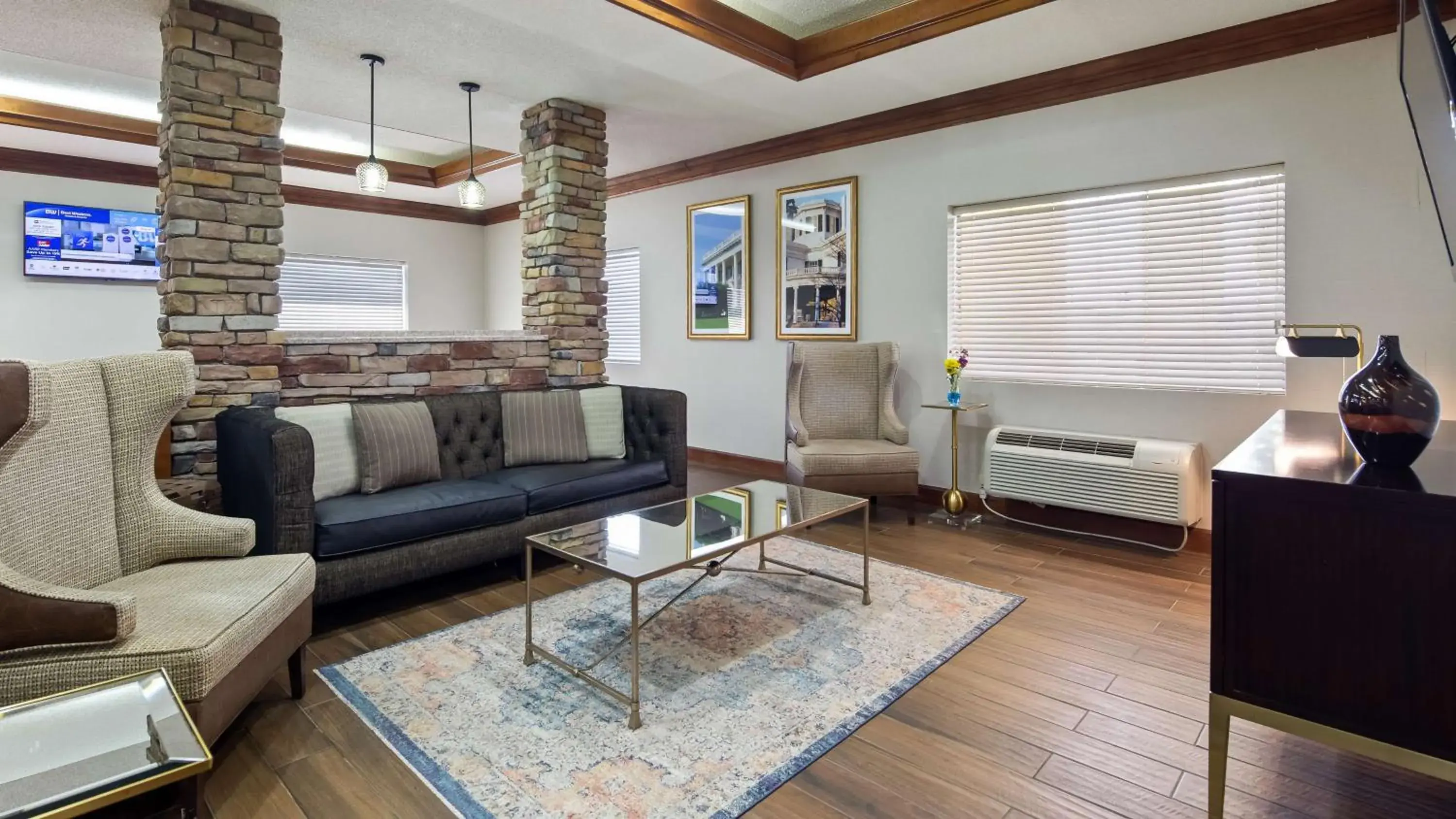 Lobby or reception in Best Western Inn & Suites Lobby or reception in Best Western Inn & Suites