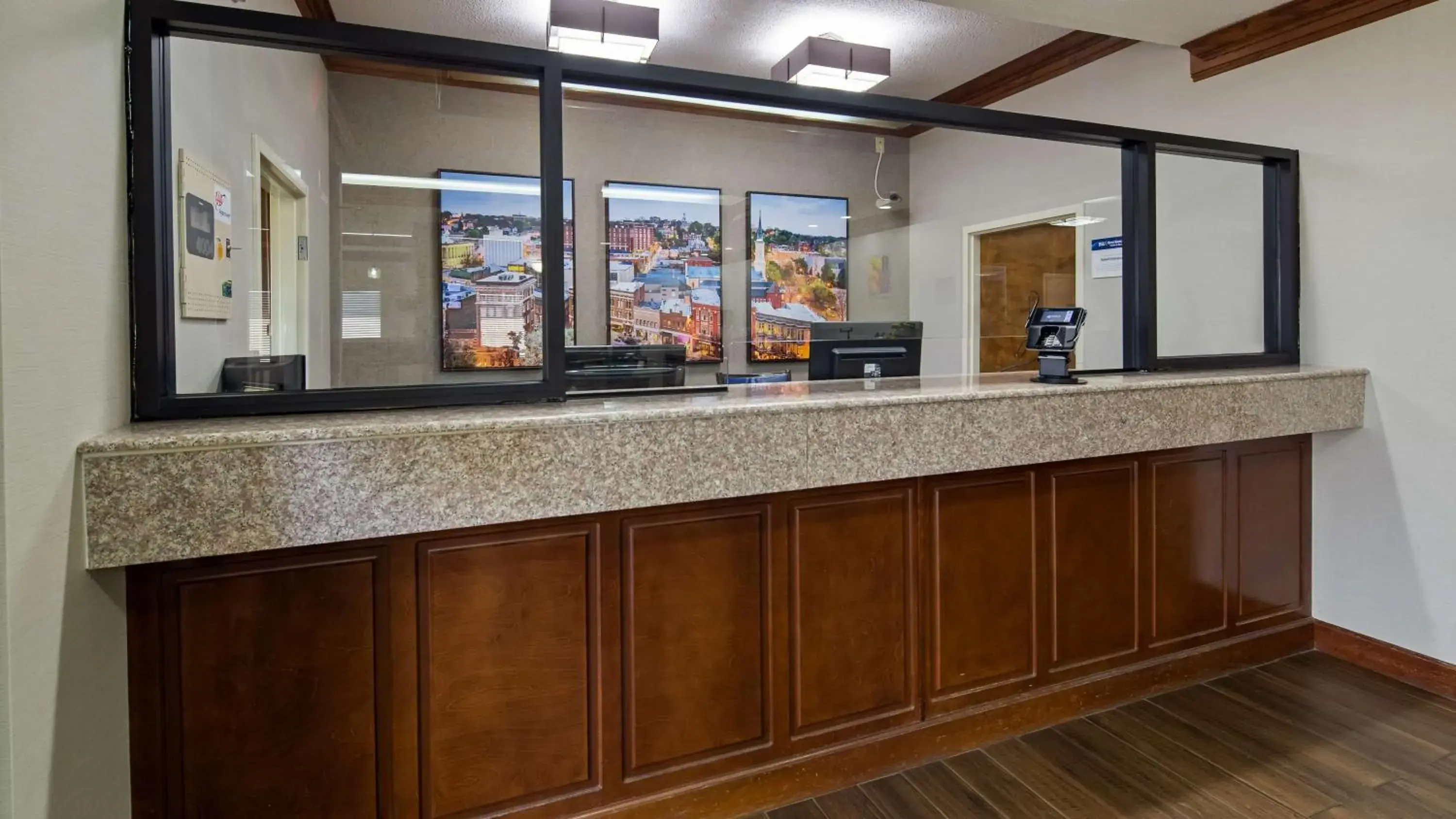 Lobby or reception in Best Western Inn & Suites Lobby or reception in Best Western Inn & Suites