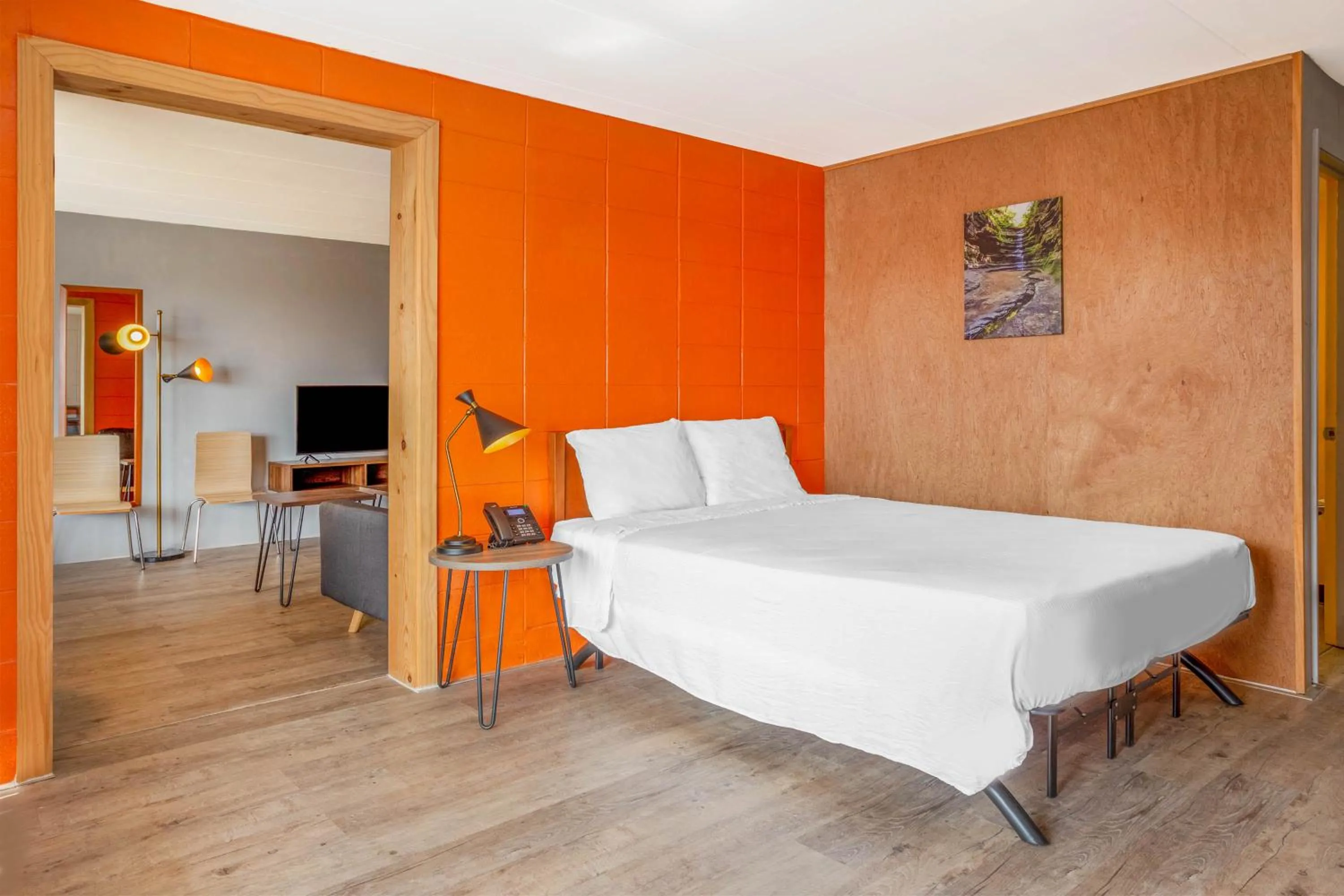 Bed in Starved Rock Motor Inn