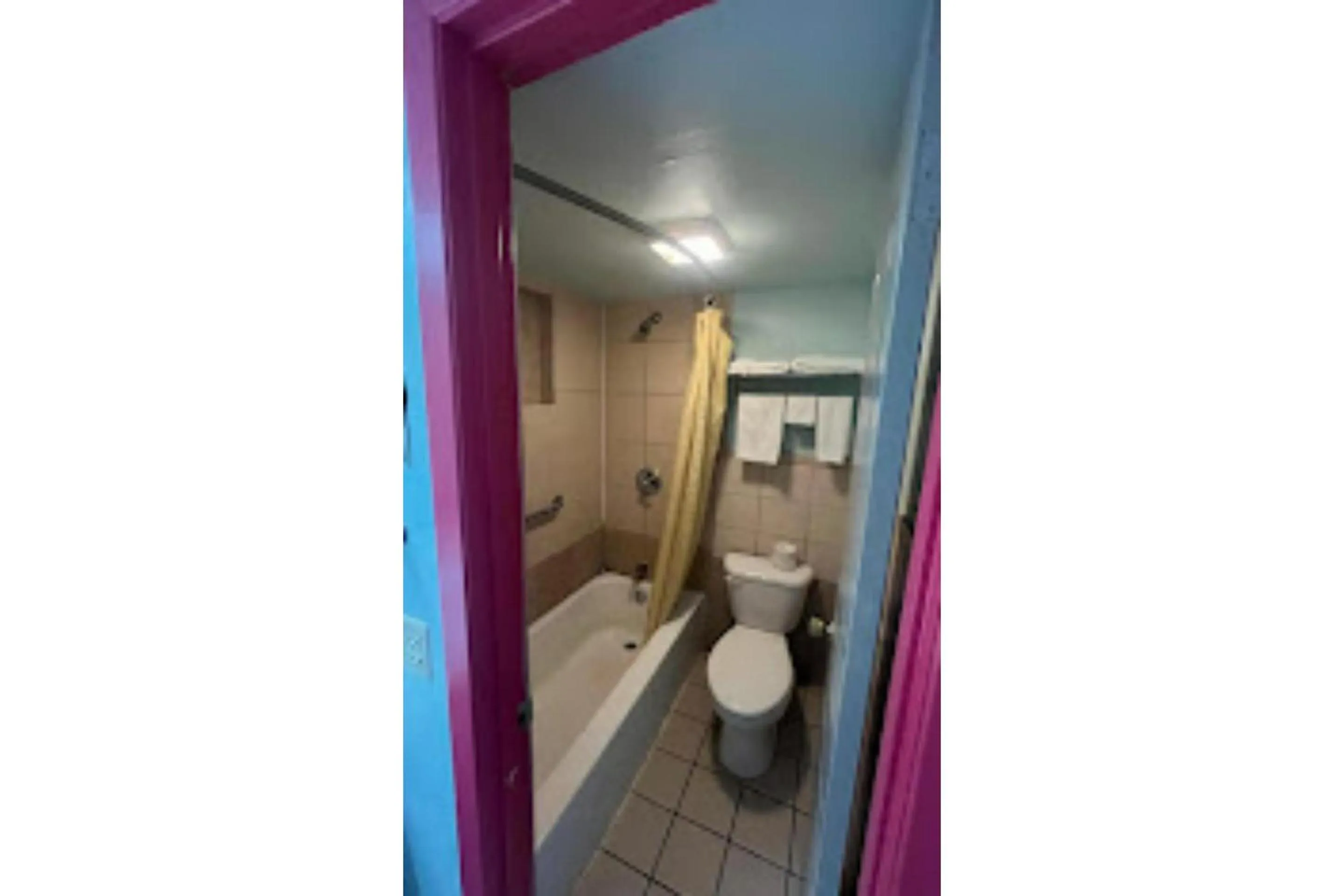 Bathroom in Capital O Route 66 Country Inn Vega Tx