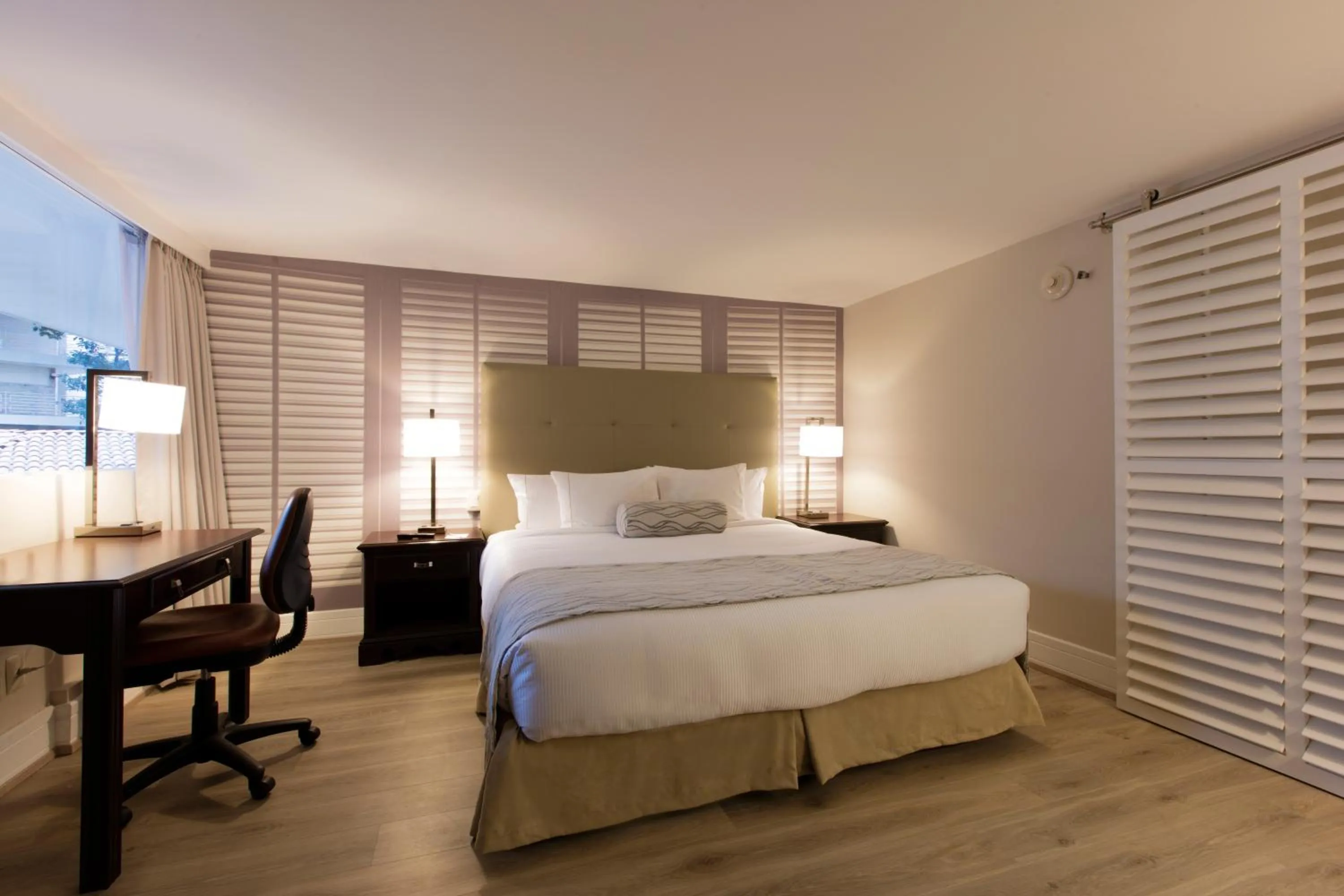 Photo of the whole room, Bed in Krystal Satelite Maria Barbara