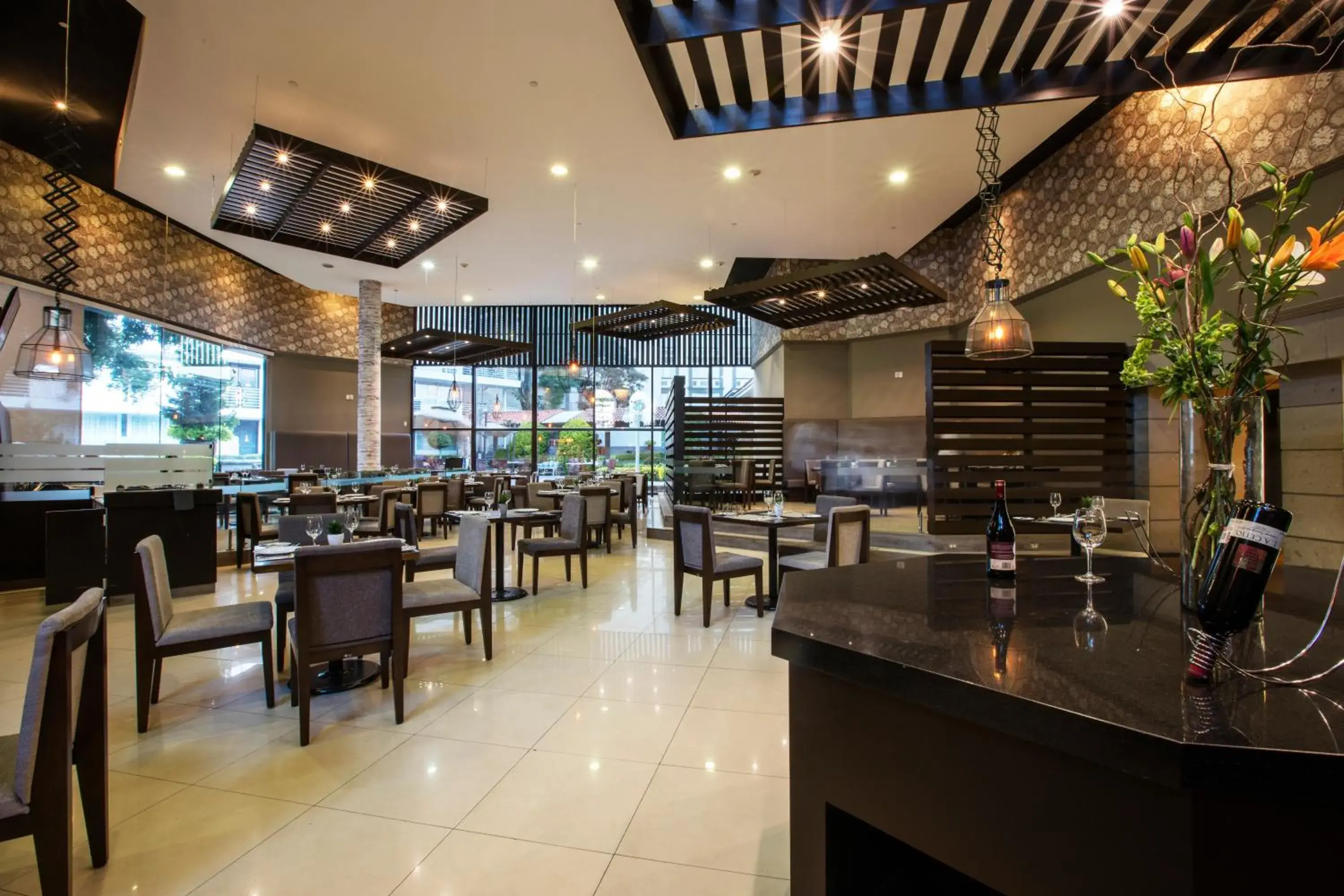 Restaurant/places to eat in Krystal Satelite Maria Barbara Restaurant/places to eat in Krystal Satelite Maria Barbara