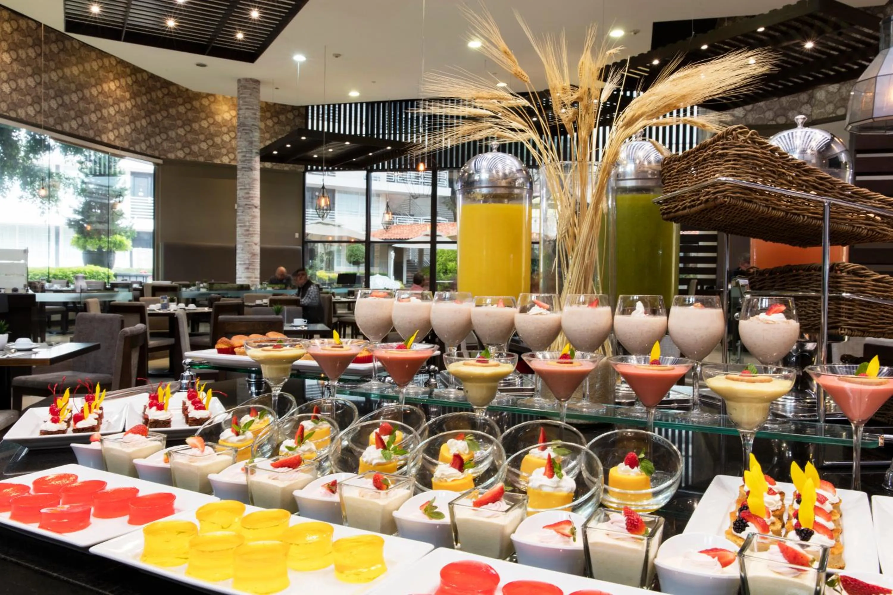 Buffet breakfast in Krystal Satelite Maria Barbara