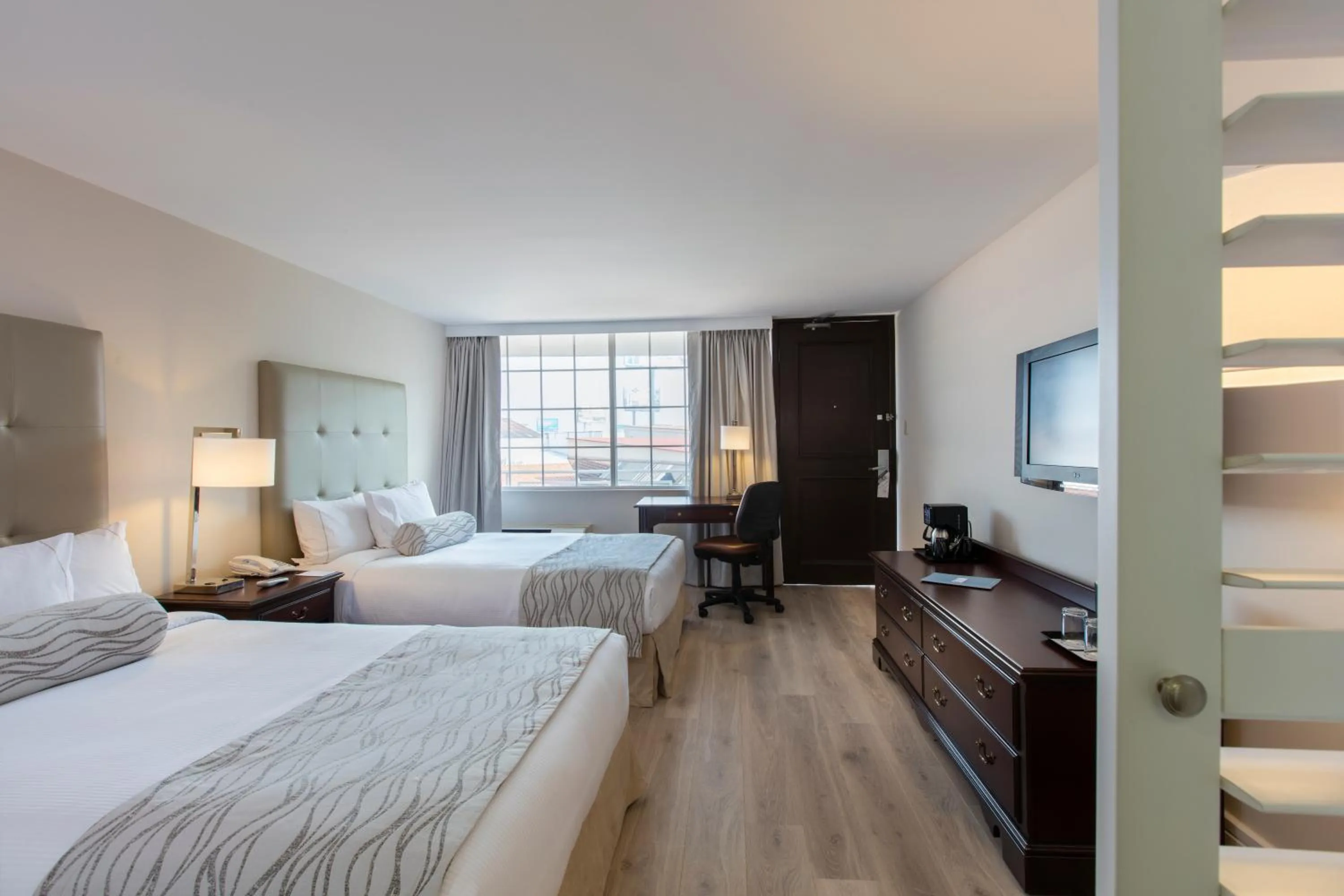 Photo of the whole room, Bed in Krystal Satelite Maria Barbara