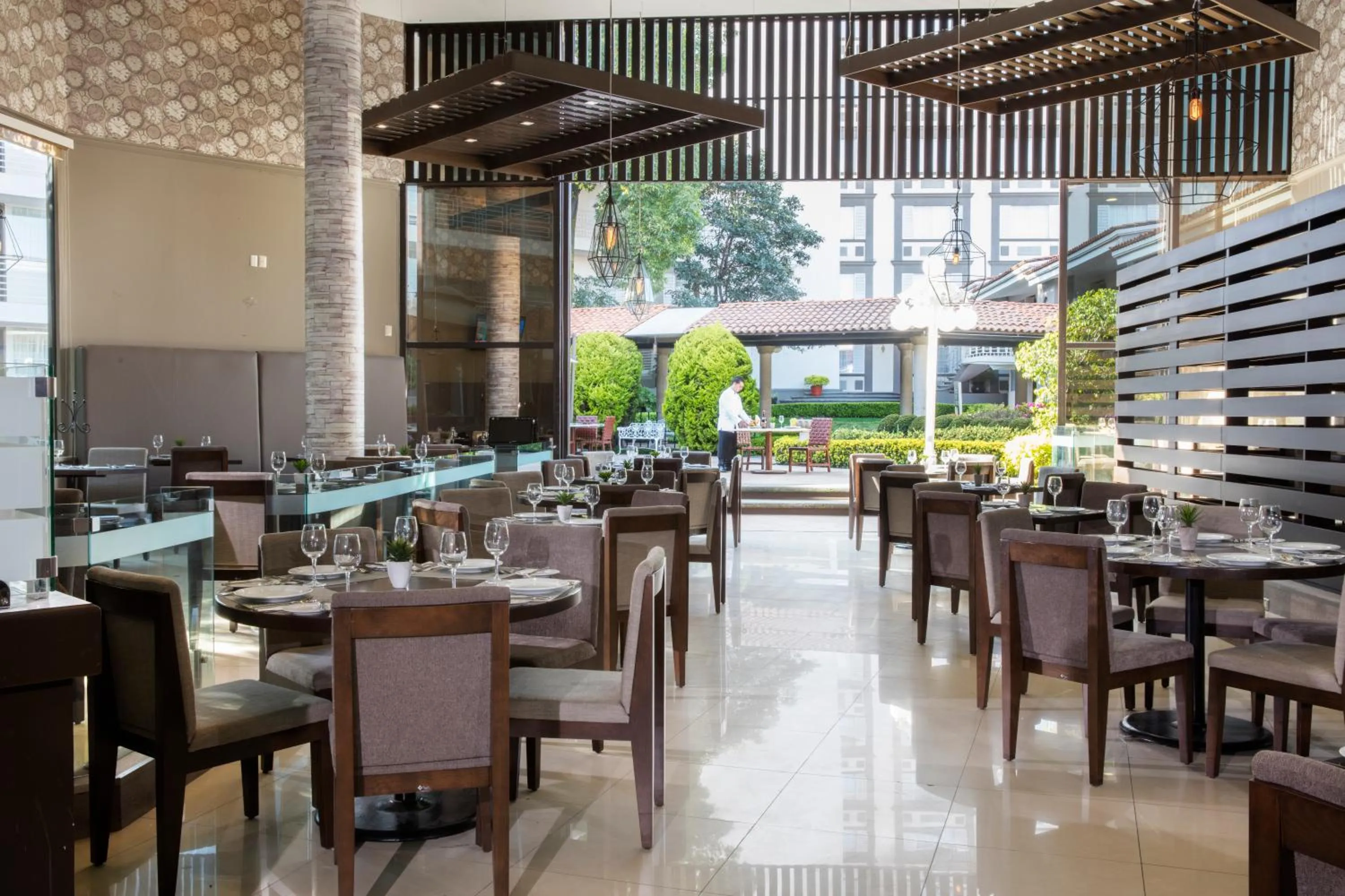 Restaurant/places to eat in Krystal Satelite Maria Barbara