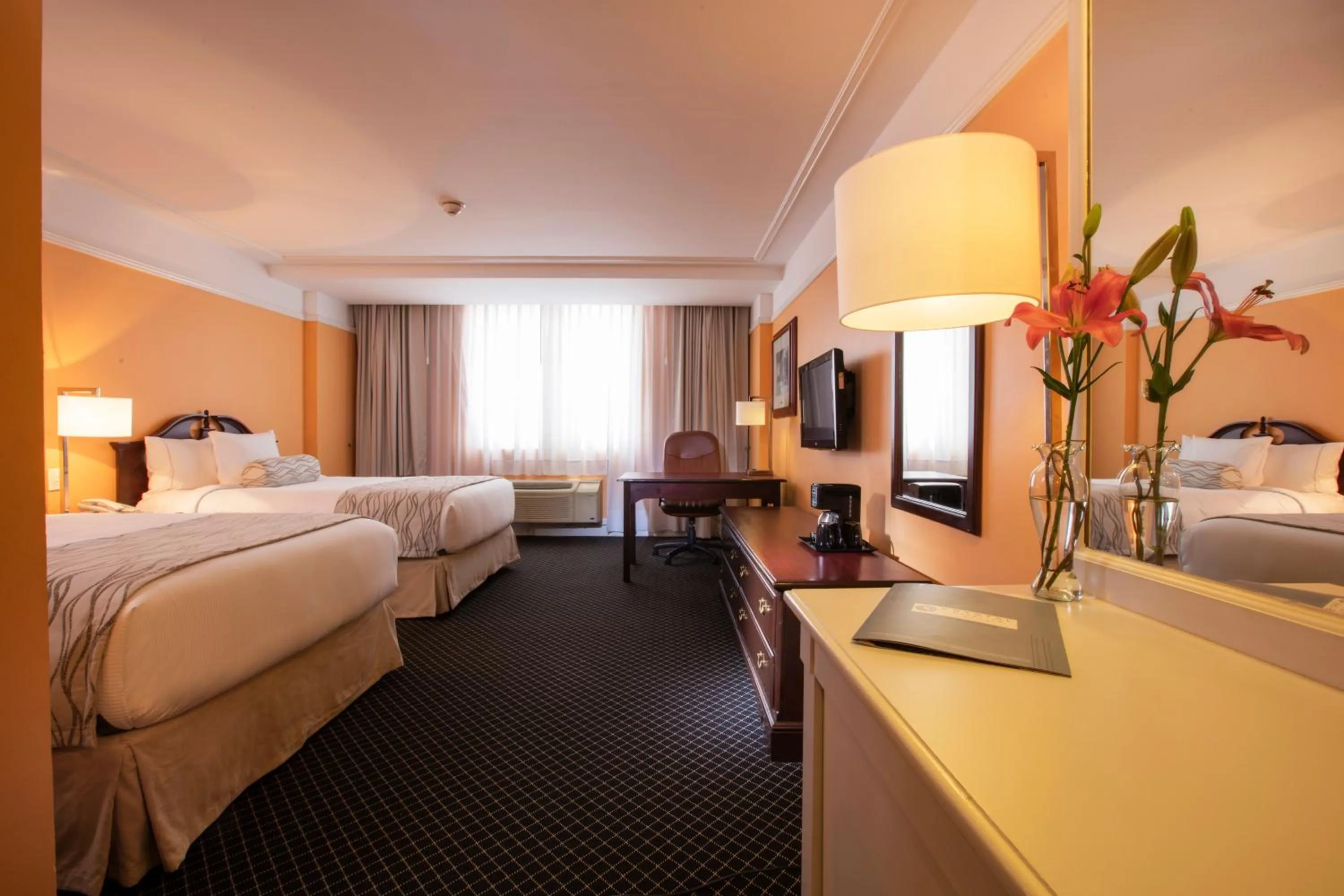 Photo of the whole room, Bed in Krystal Satelite Maria Barbara