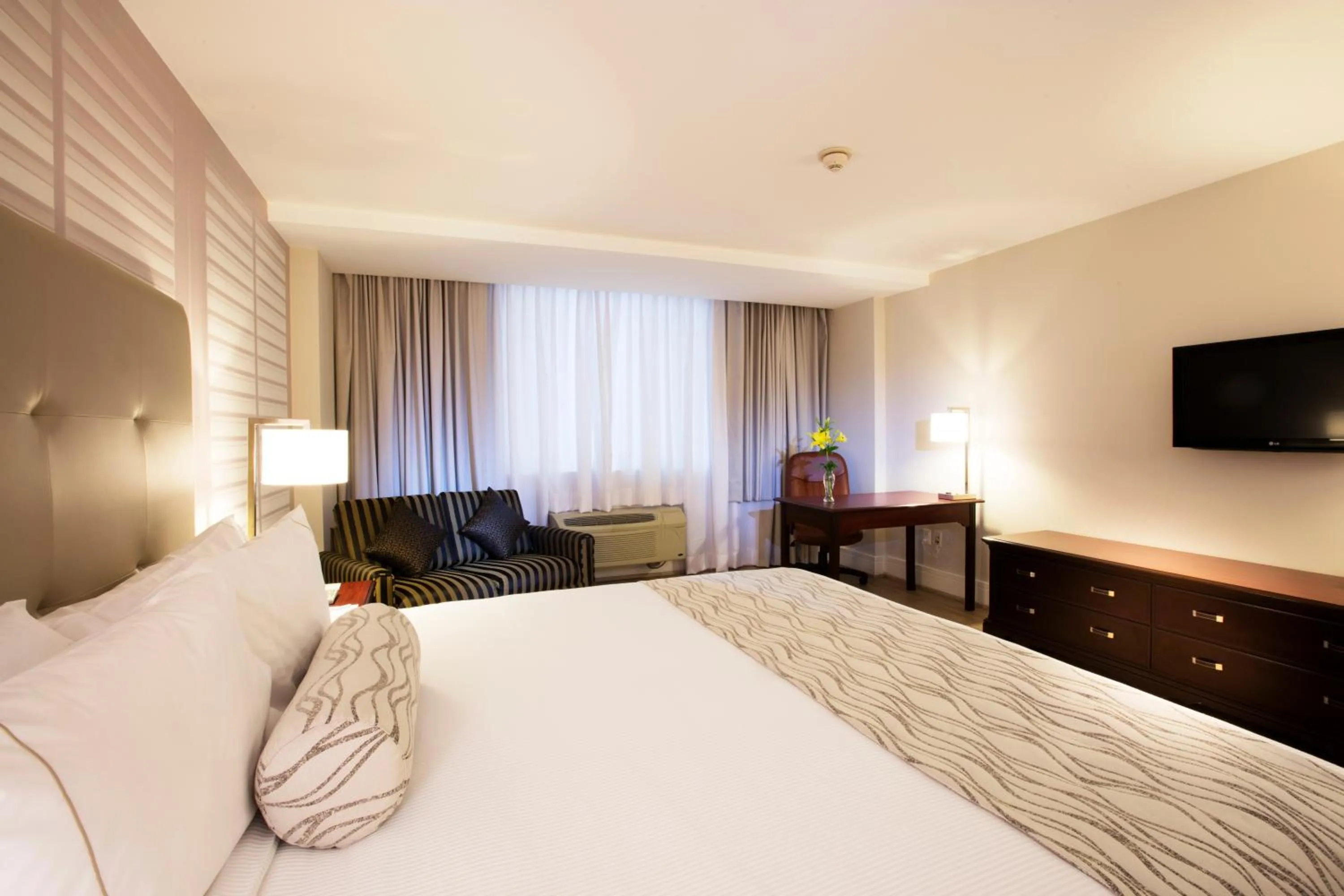 Photo of the whole room, Bed in Krystal Satelite Maria Barbara