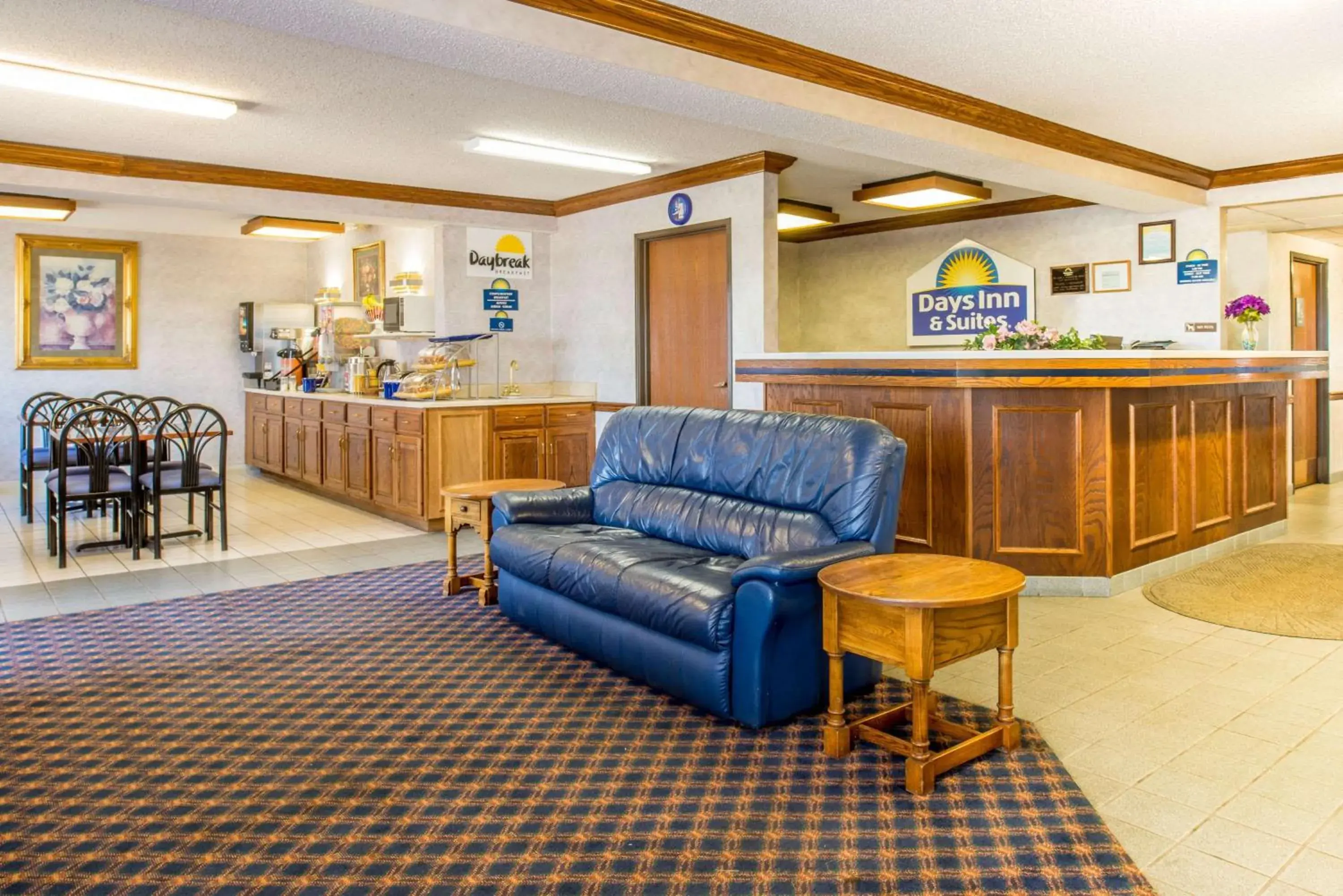 Lobby or reception in Days Inn by Wyndham Pontoon Beach Lobby or reception in Days Inn by Wyndham Pontoon Beach