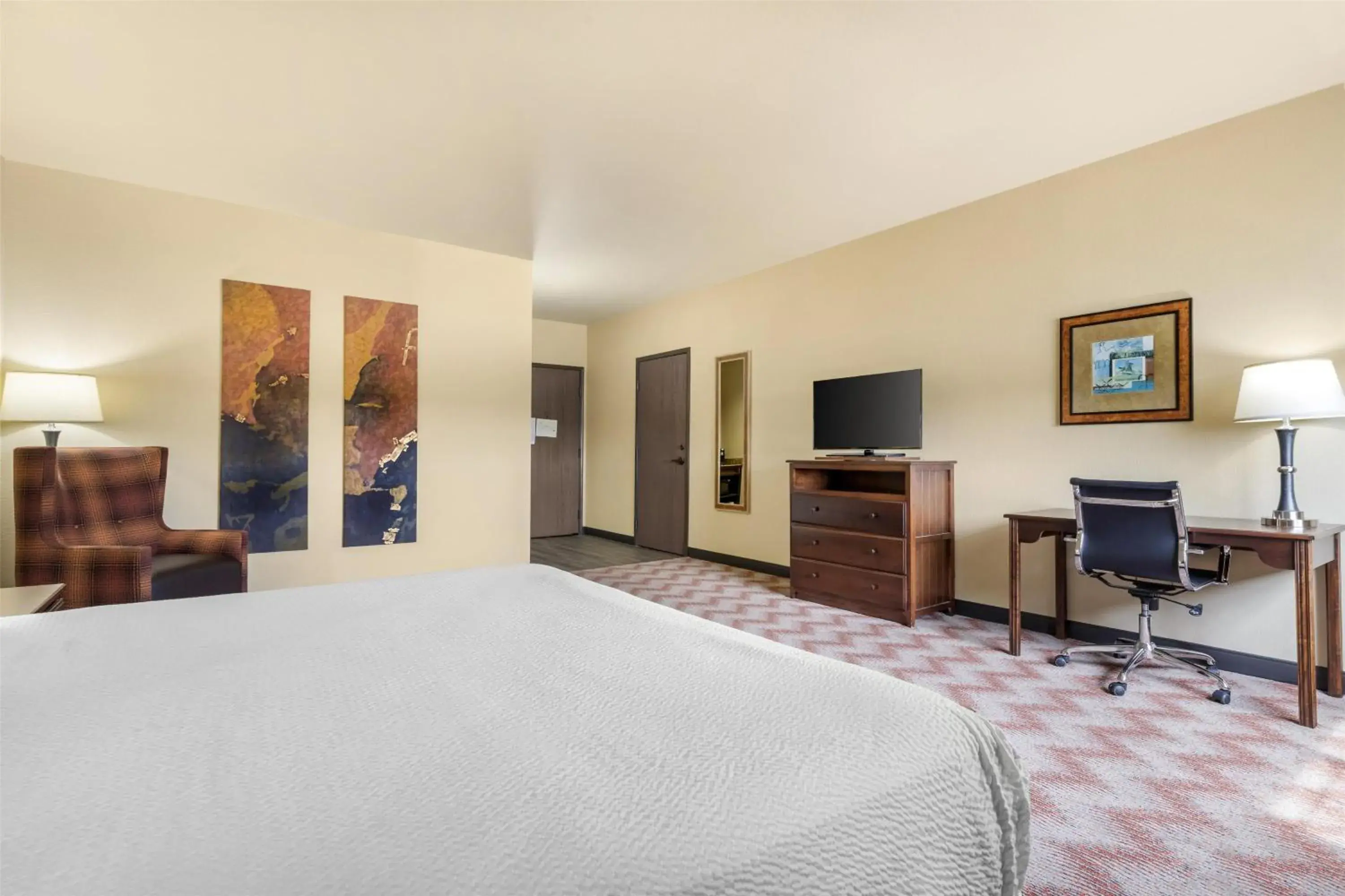 Bedroom, Bed in Best Western PLUS Cimarron Hotel & Suites Bedroom, Bed in Best Western PLUS Cimarron Hotel & Suites