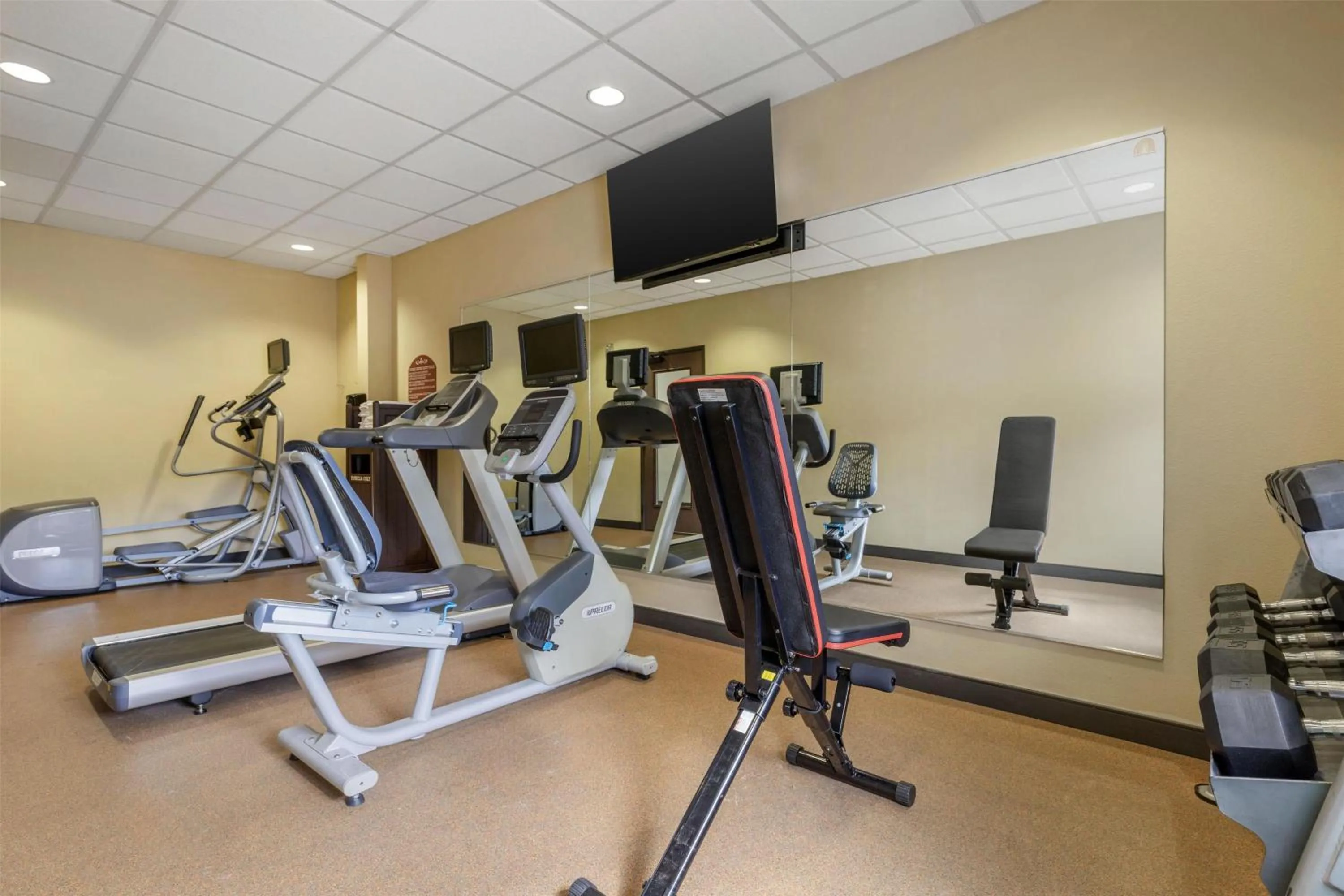 Fitness centre/facilities in Best Western PLUS Cimarron Hotel & Suites