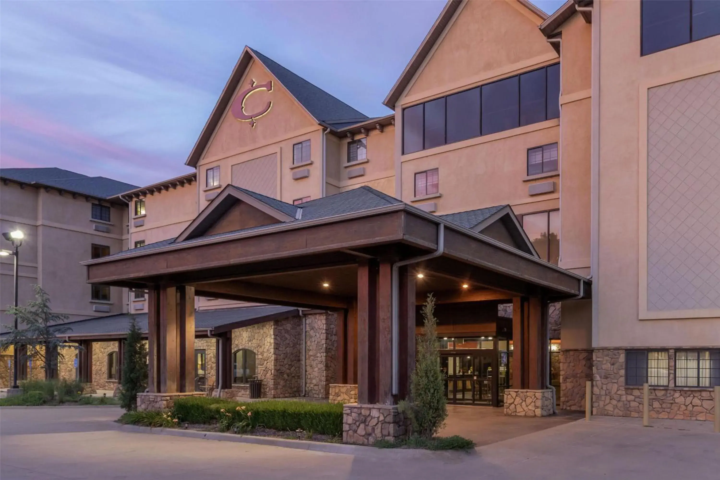 Property building in Best Western PLUS Cimarron Hotel & Suites Property building in Best Western PLUS Cimarron Hotel & Suites
