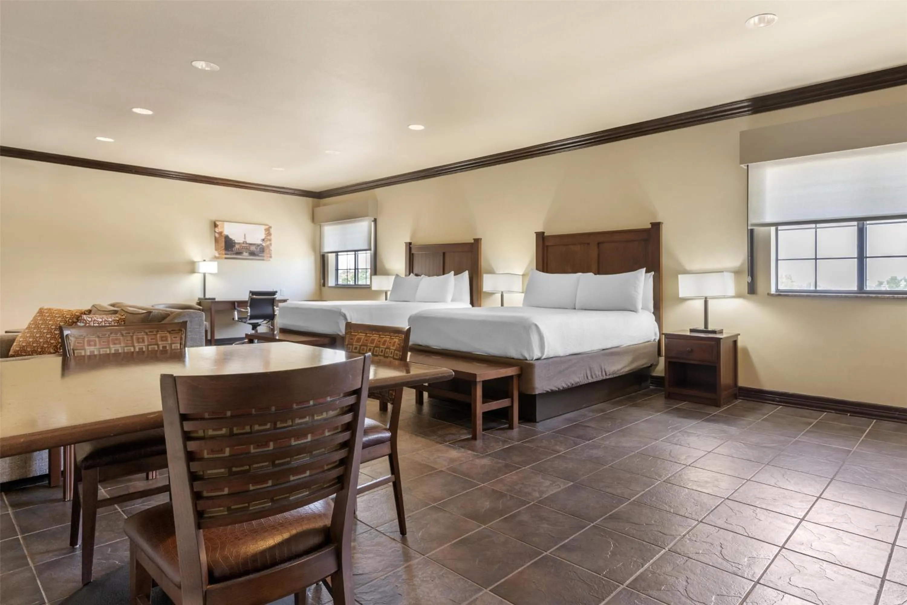 Bedroom, Bed in Best Western PLUS Cimarron Hotel & Suites